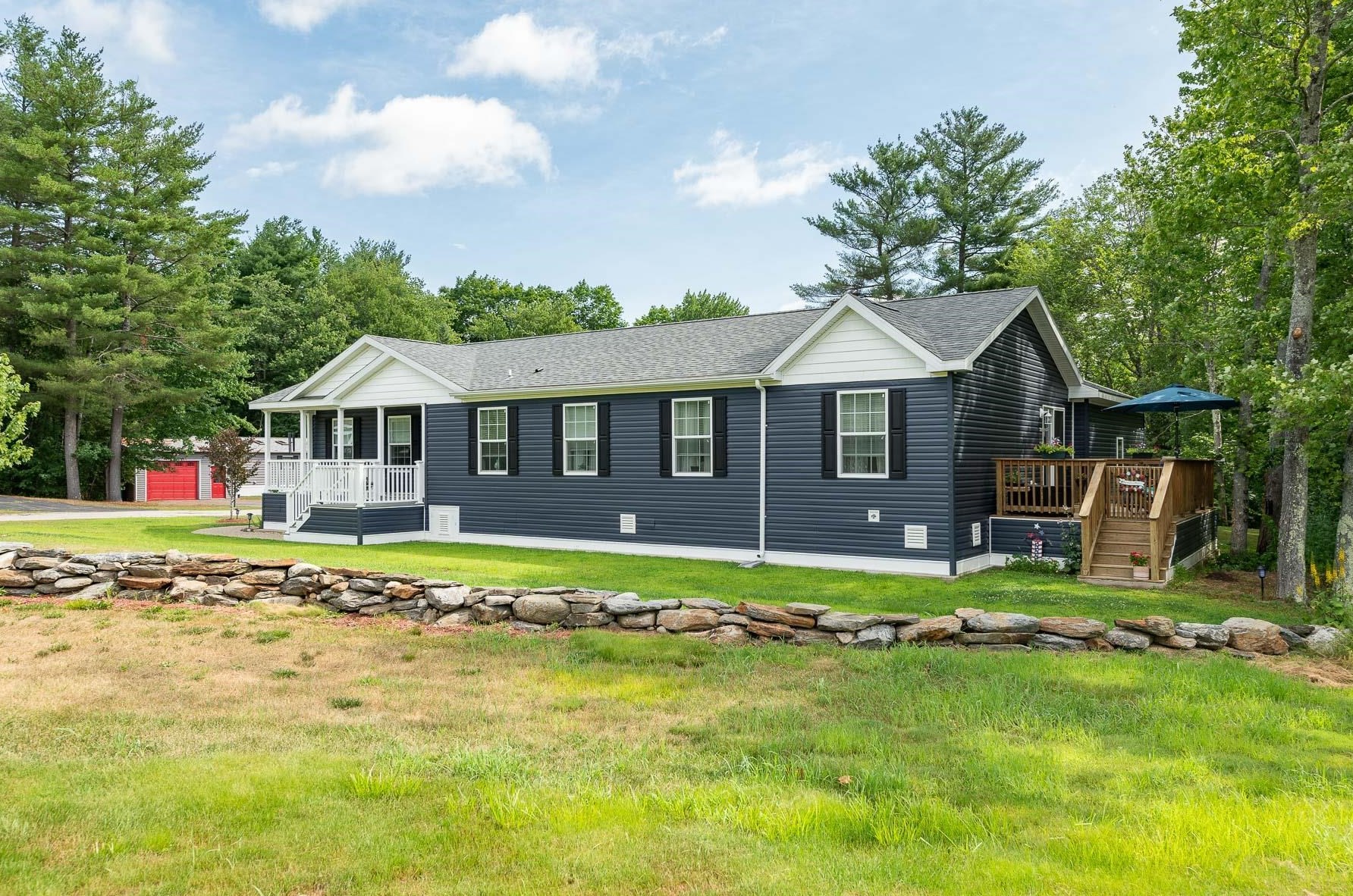 27 Eagle Dr, Rochester, NH 03868