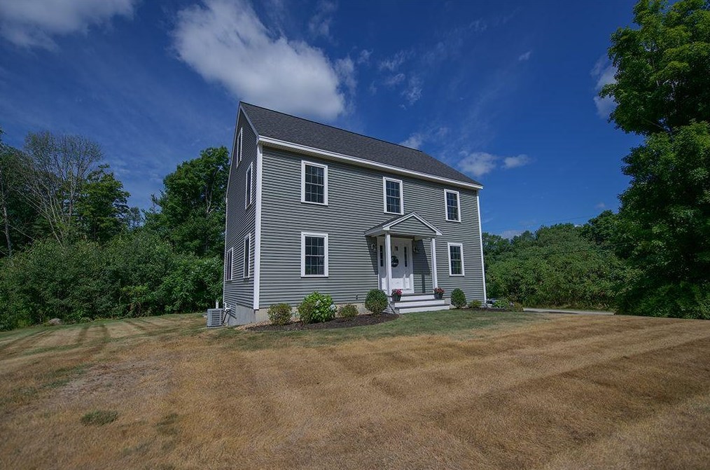 1 Sweet St, Danville, NH 03819