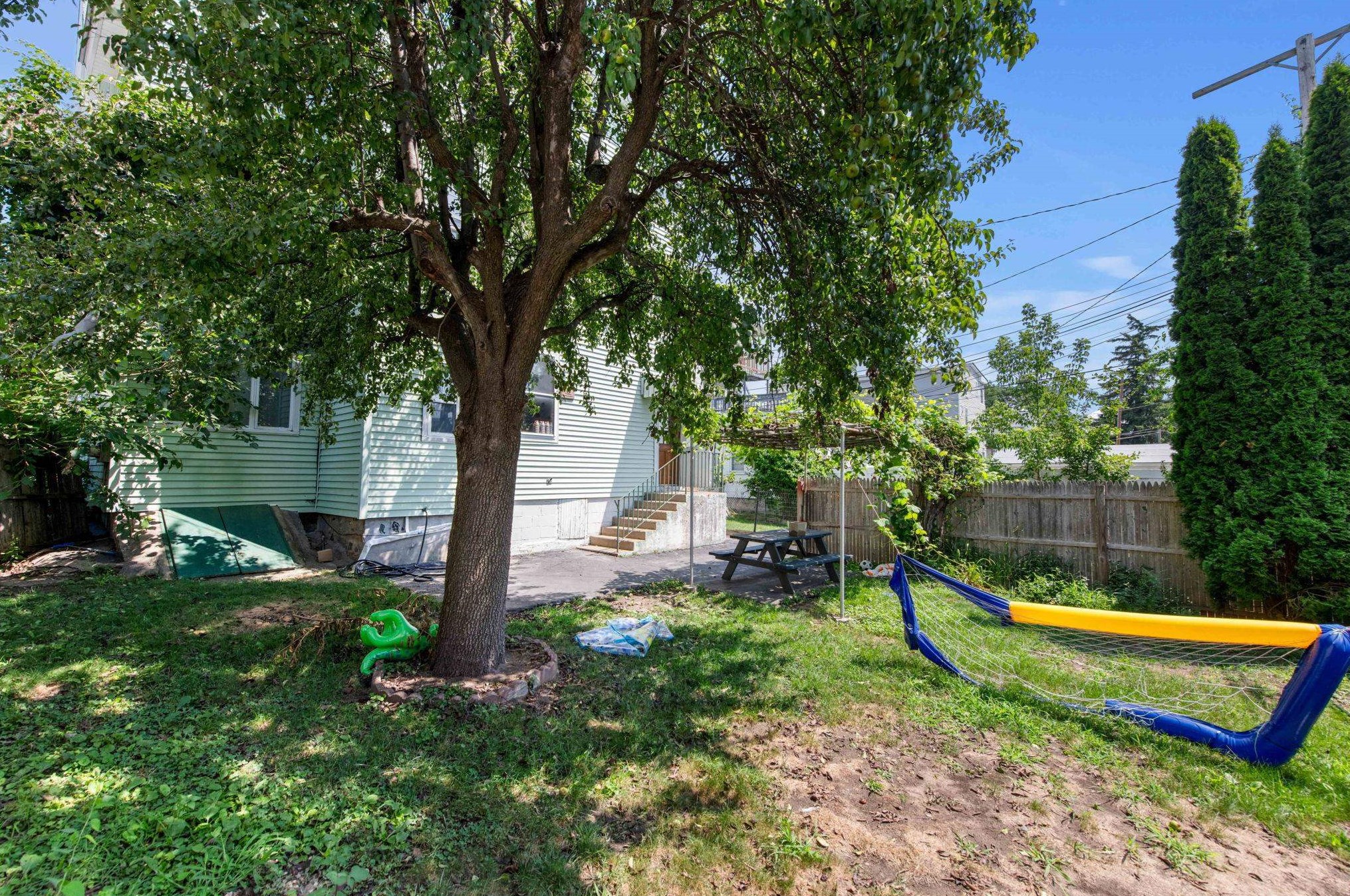 319 Auburn St, Manchester NH  03103-4805 exterior