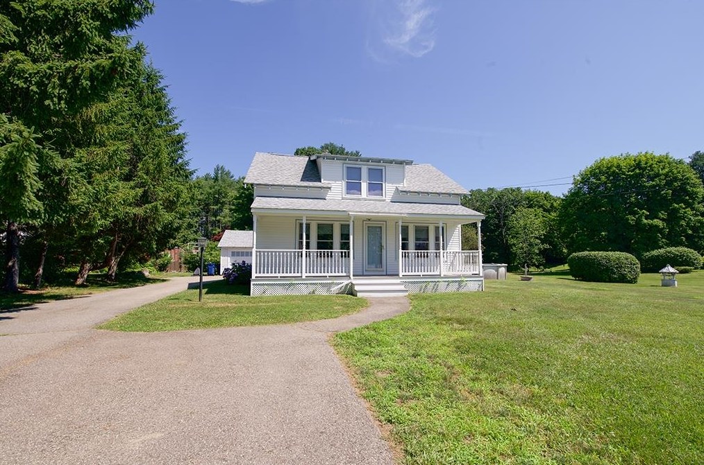 35 Main St, Plaistow NH 03865-3034 exterior