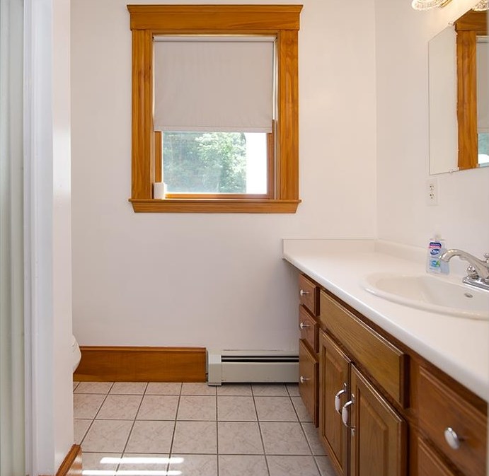 35 Main St, Plaistow NH 03865-3034 exterior