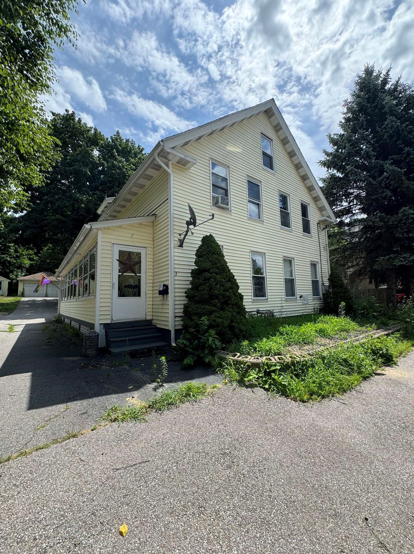 11-13 Prospect St, Allenstown, NH 03275
