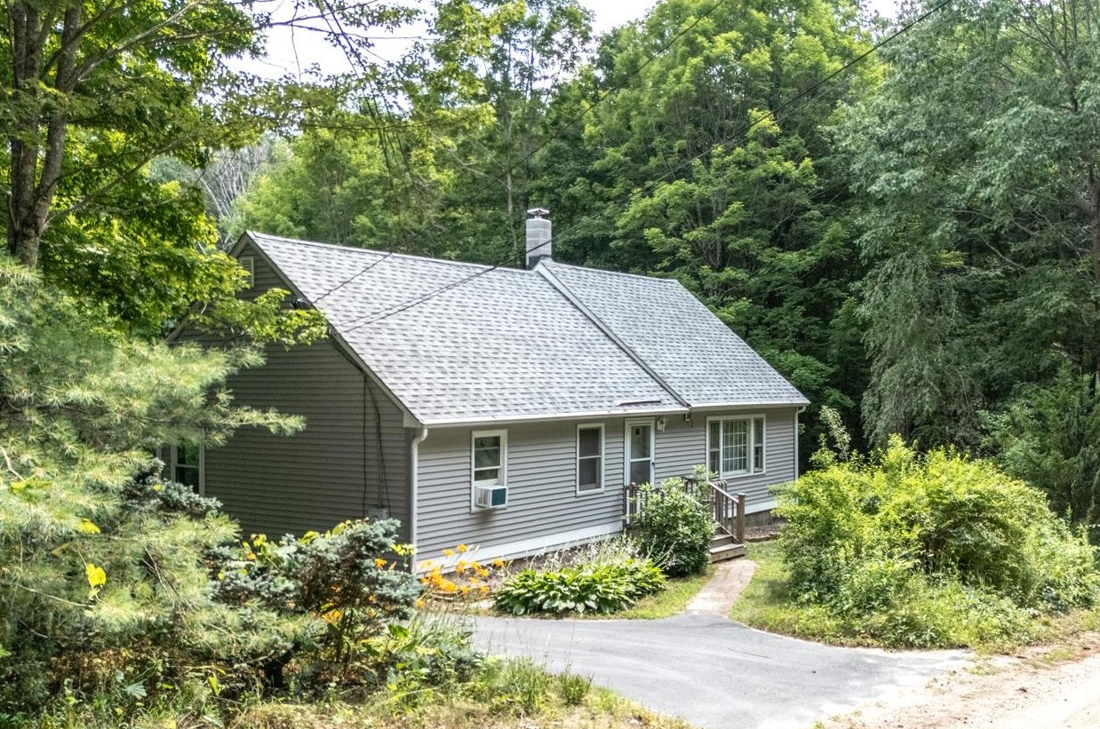 464 Currier Rd, Candia, NH 03034