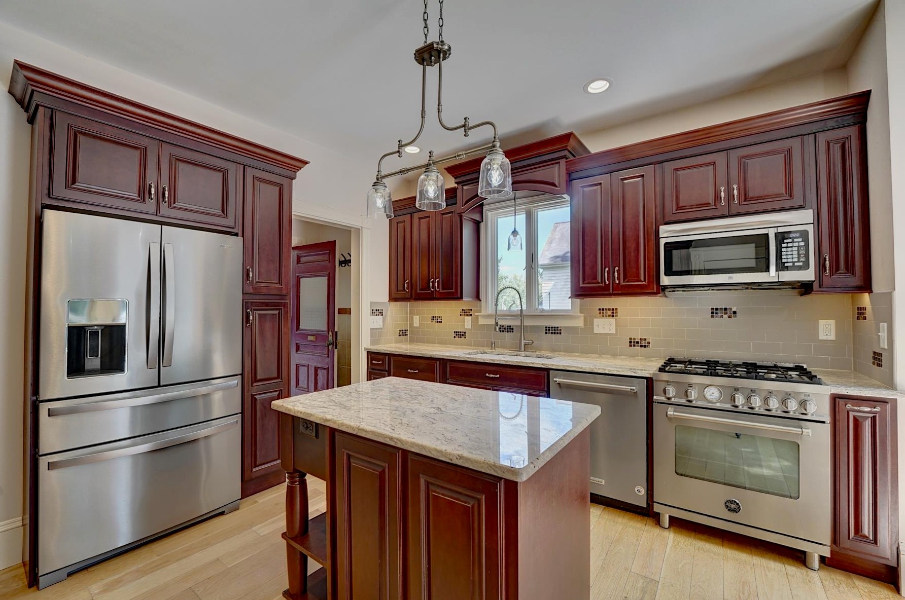 56 Hough St, Dover, NH 03820
