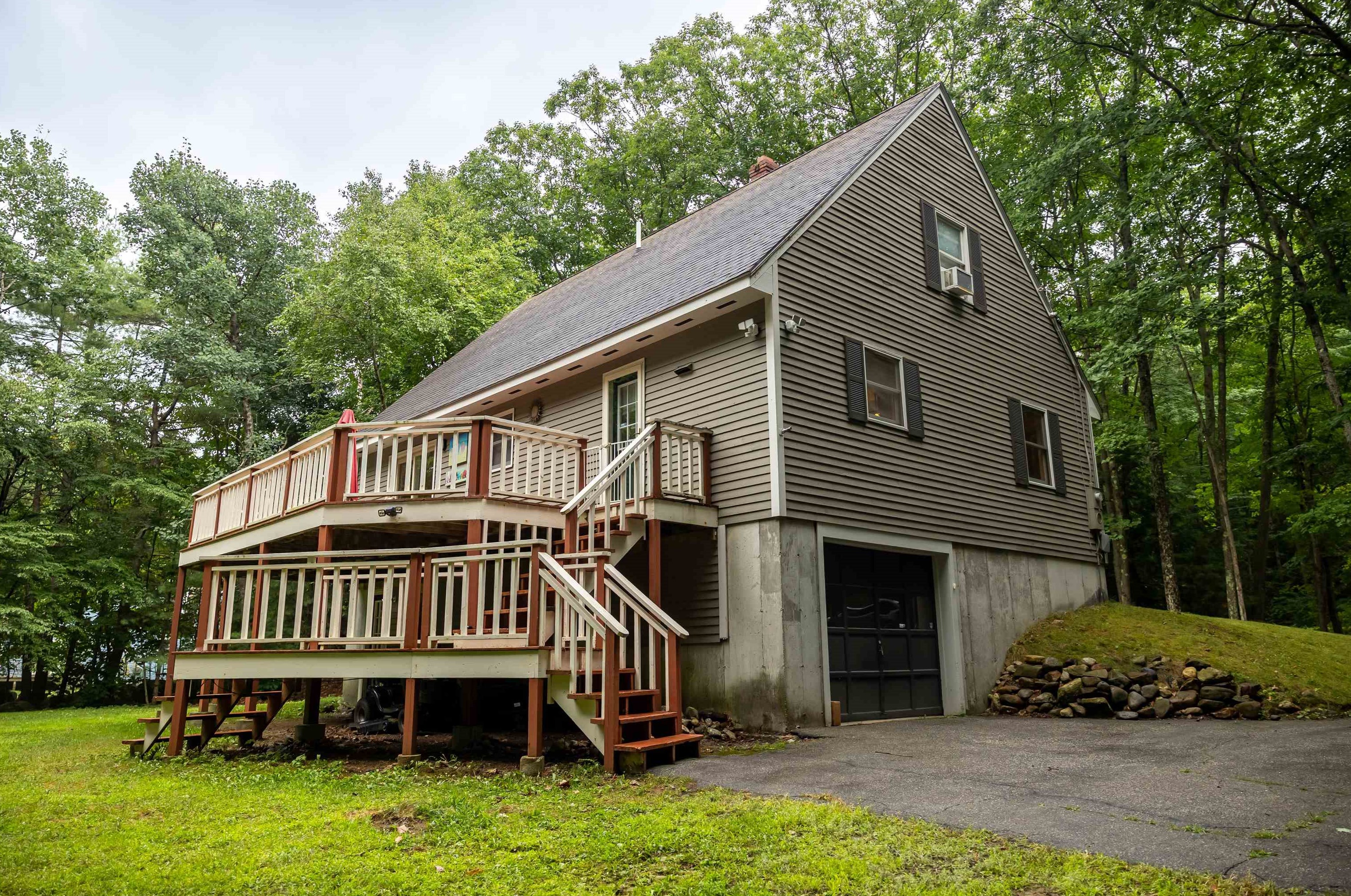 9 Pond View Rd, Weare, NH 03281
