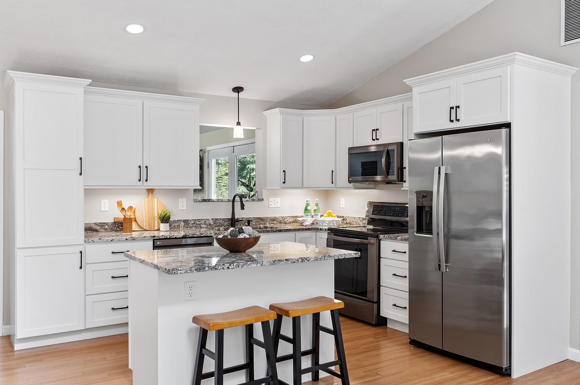 93 Naticook Rd, Merrimack, NH 03054-4218