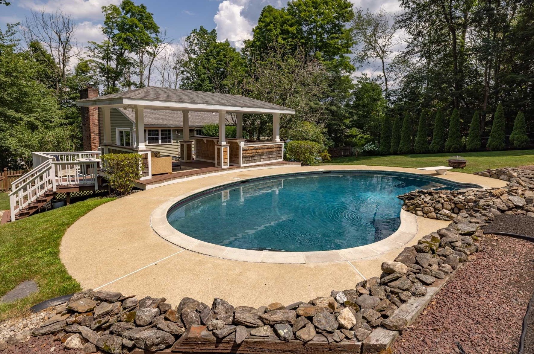 138 Stratham Heights Rd, Stratham, NH 03885