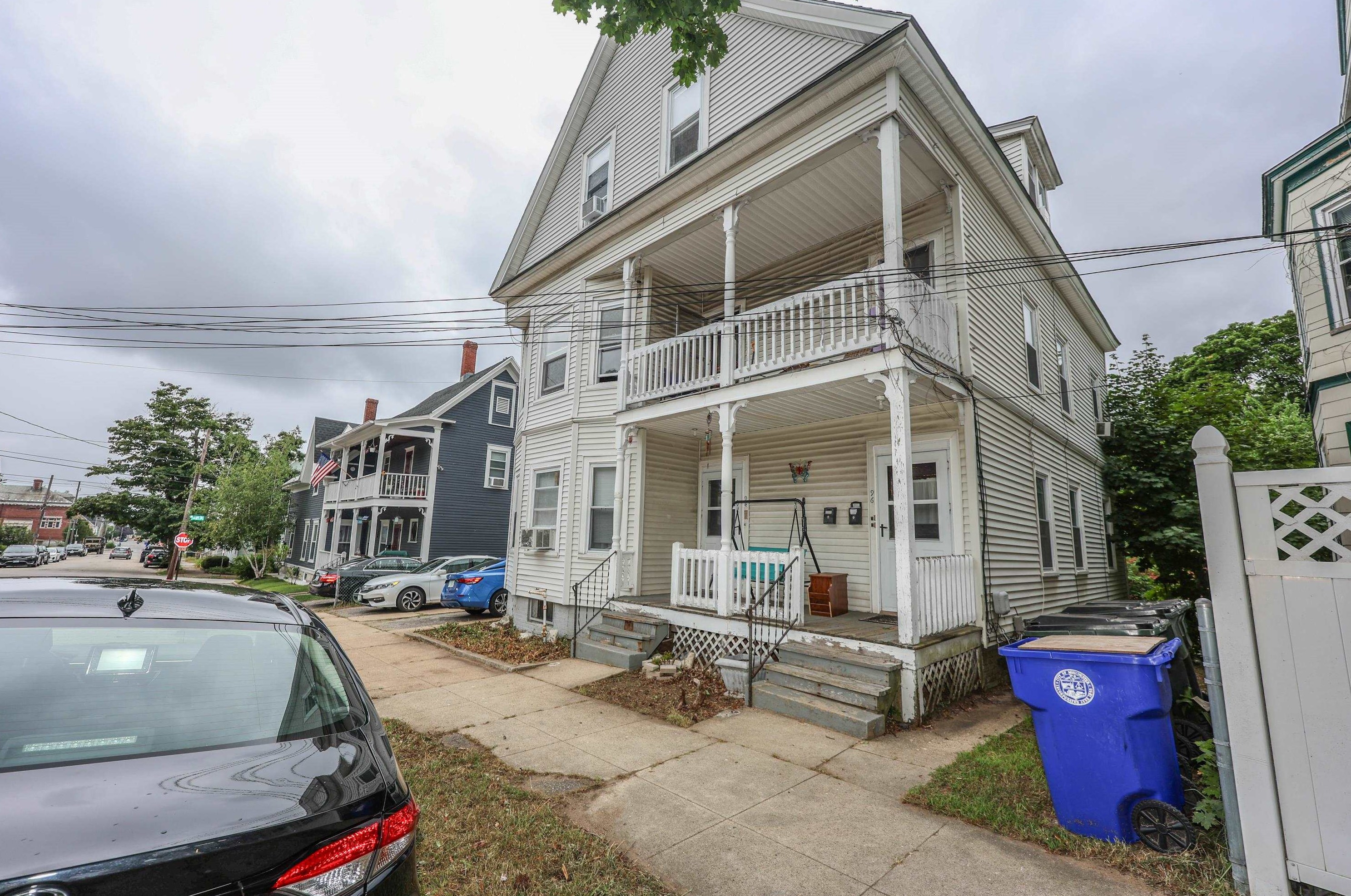 94 Ashland St, Manchester NH  03104-5117 exterior