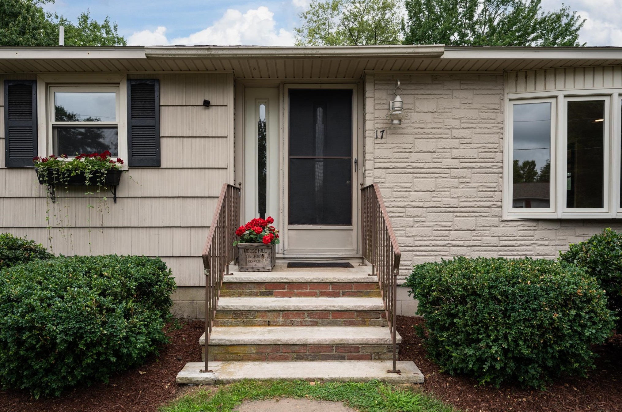 17 Darryl Ln, Salem, NH 03079