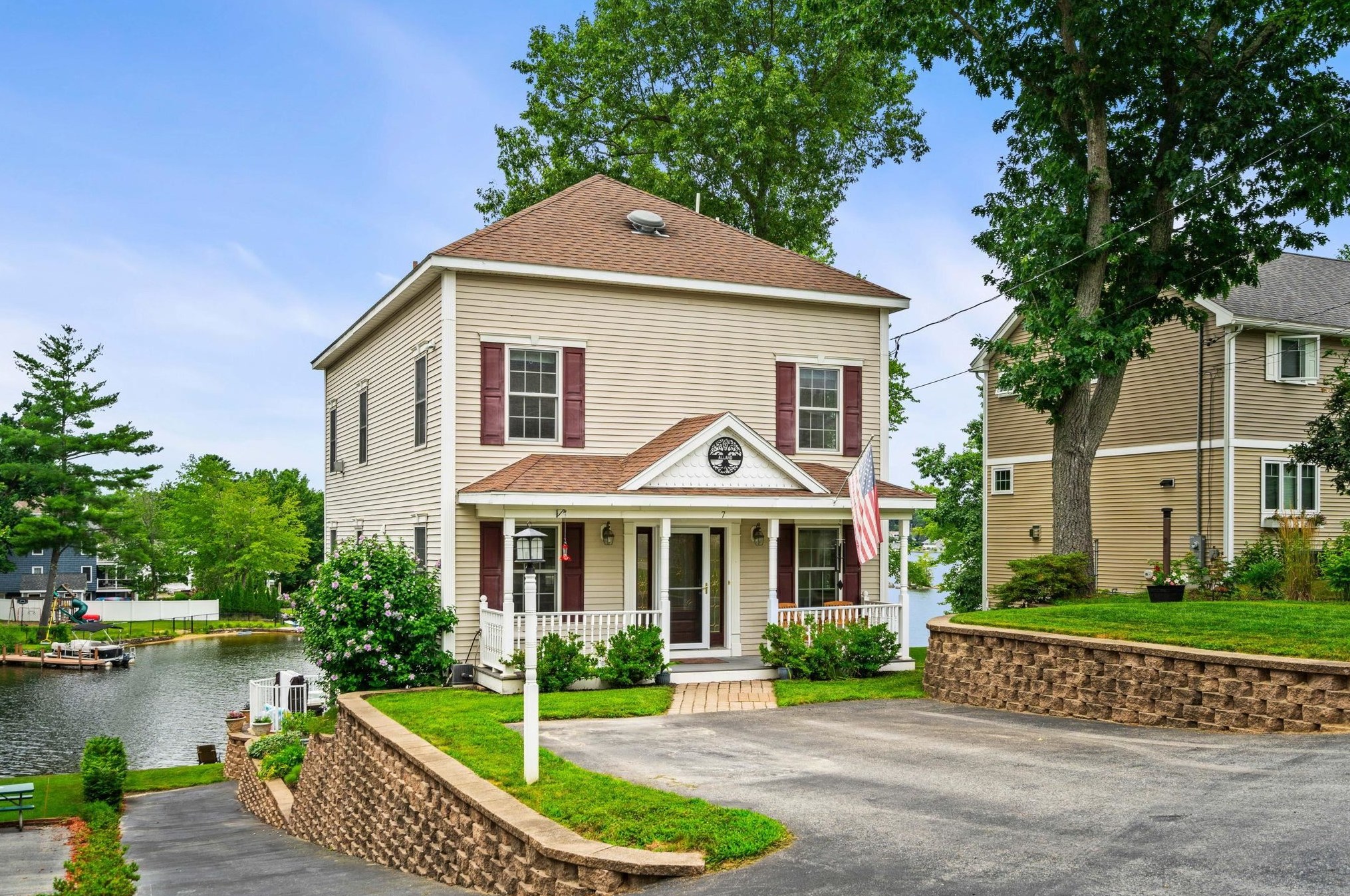 7 Palm Rd, Salem, NH 03079