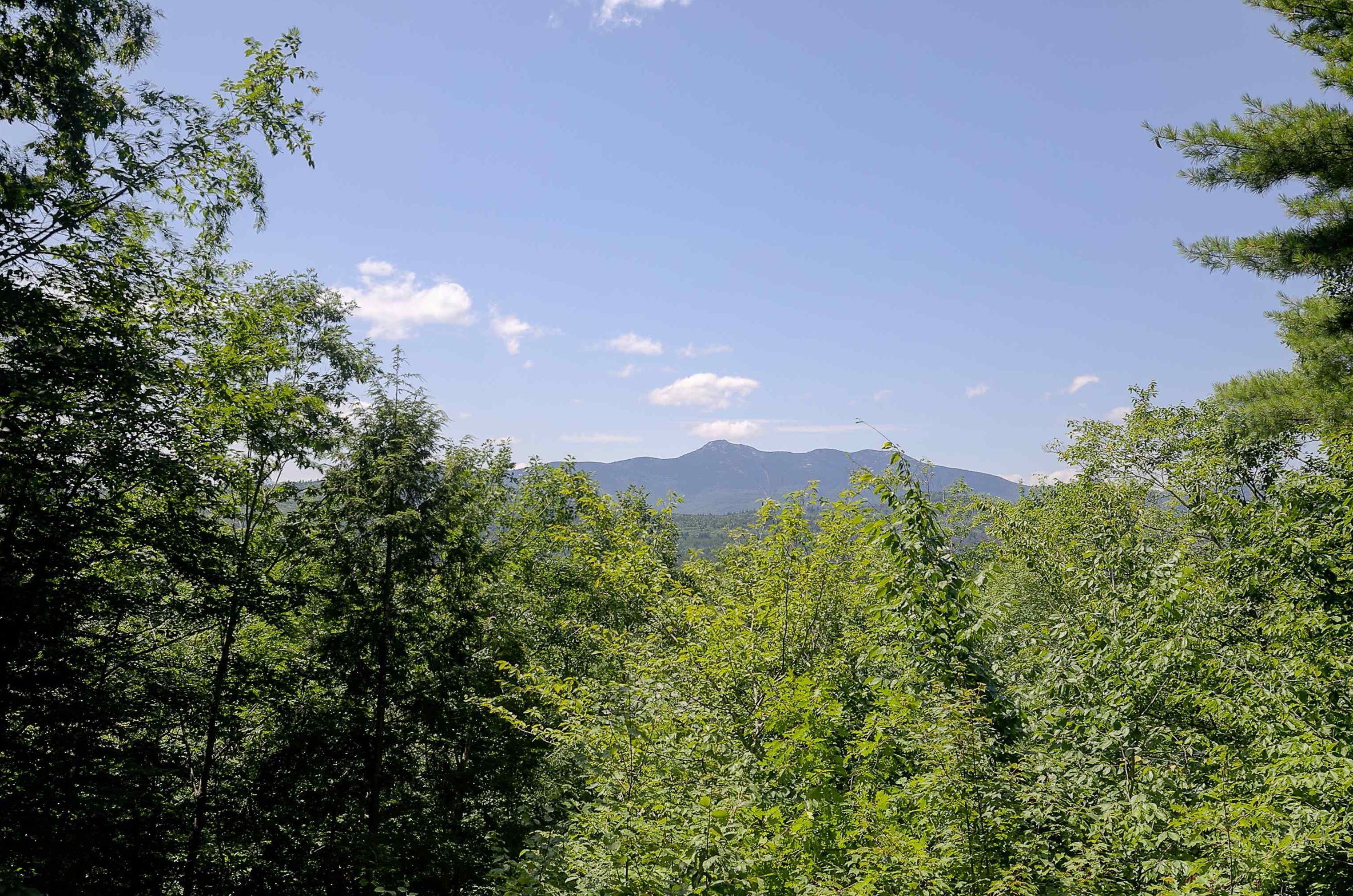 14 Jungfrau Rd, Madison, NH 03849
