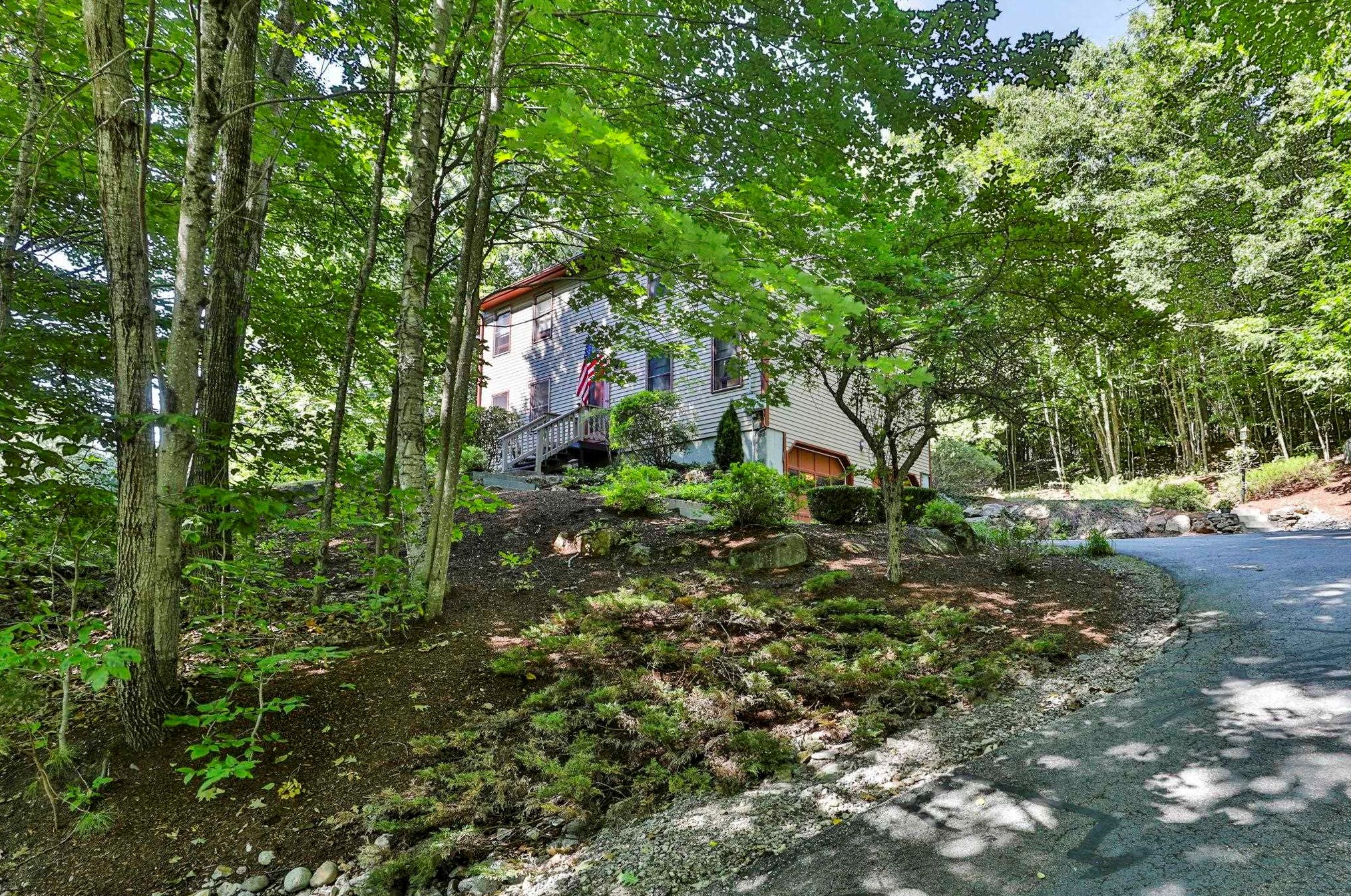 533 Black Brook Rd, Goffstown, NH 03045
