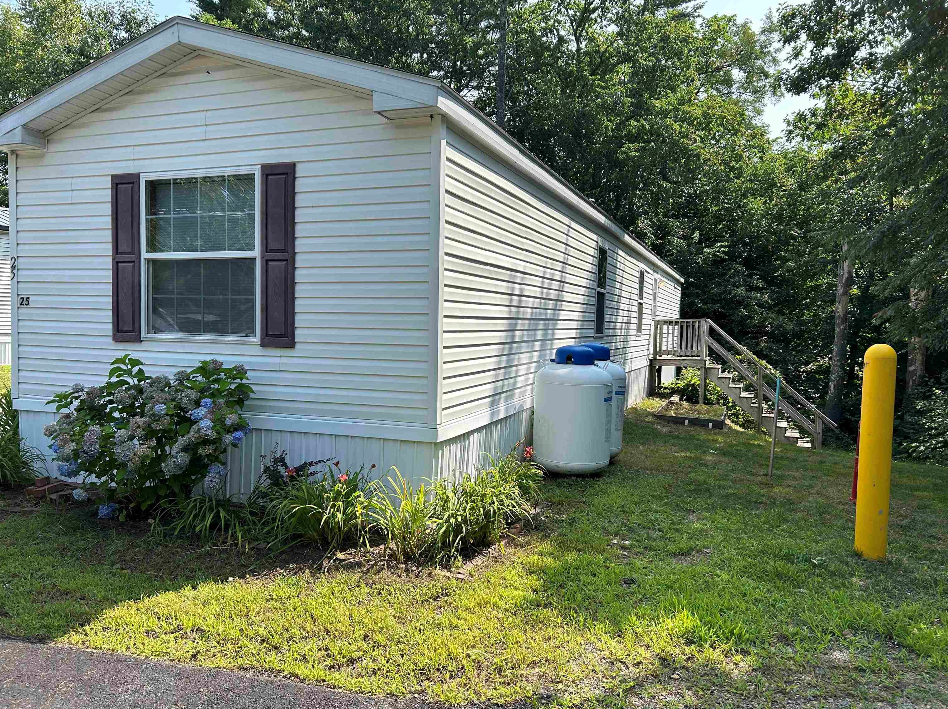 25 Evergreen Terrace, Lee, NH 03861