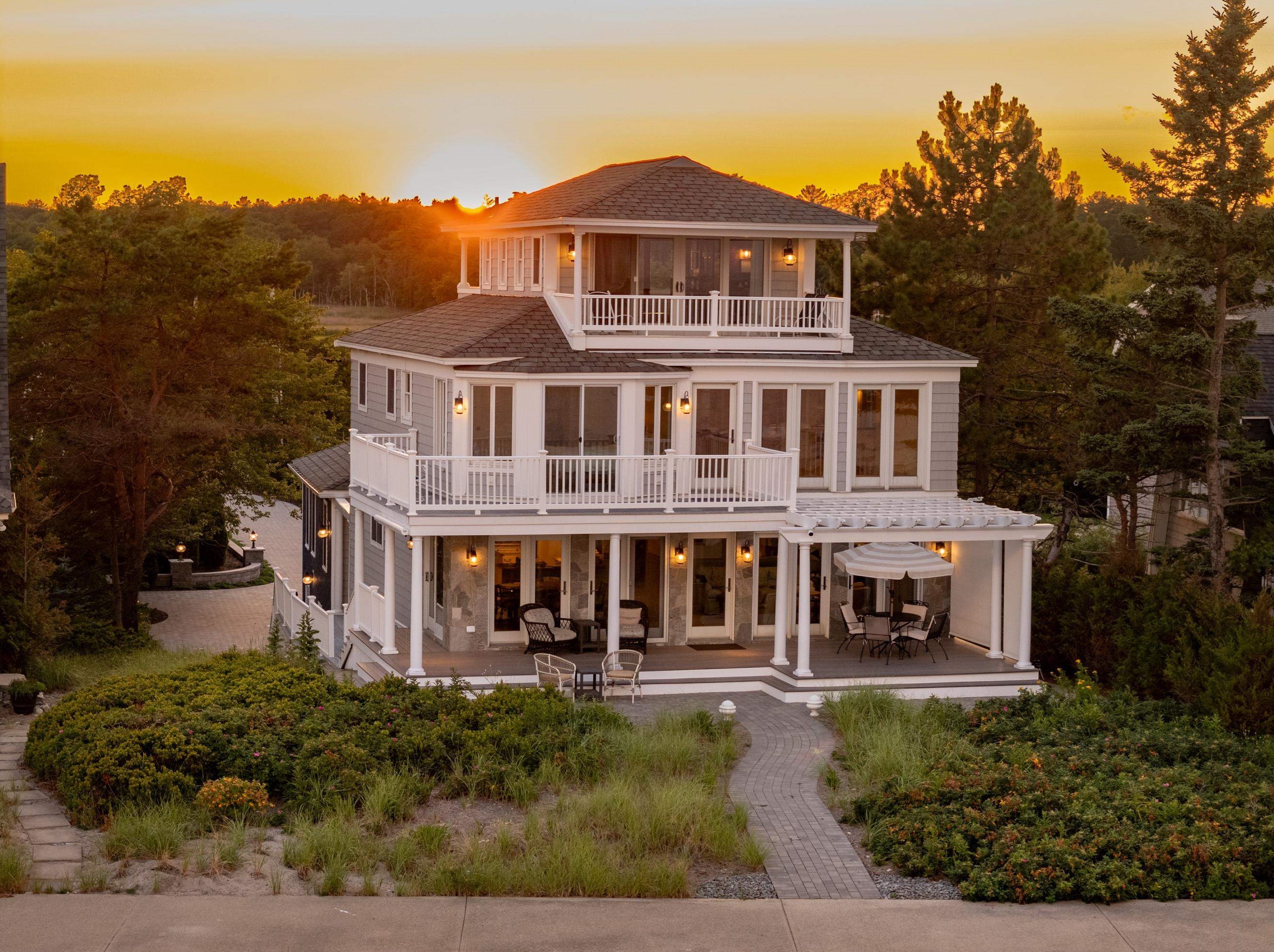 1074 Ocean Blvd, Hampton, NH 03842