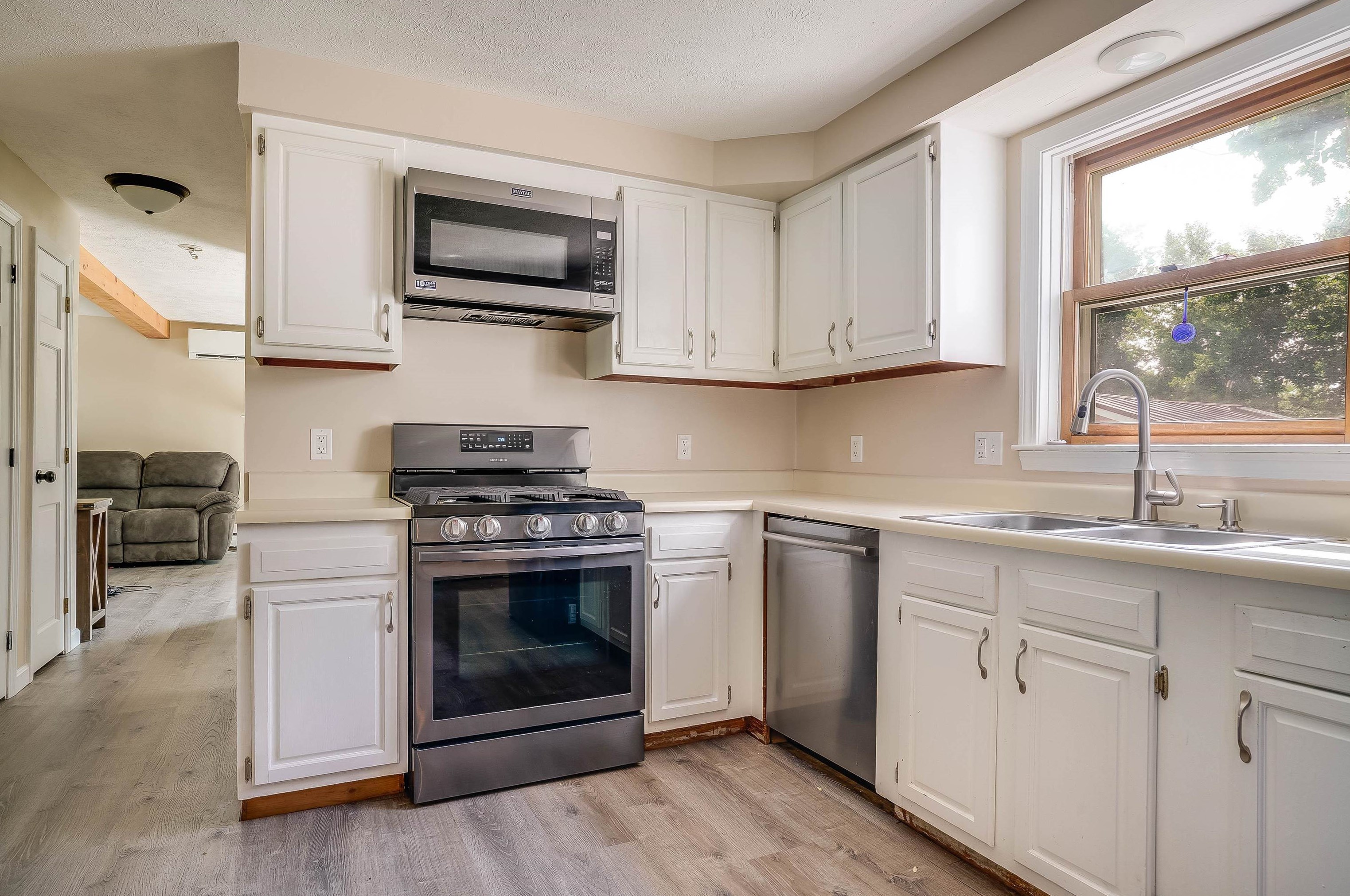 8 Wildflower Dr, Concord, NH 03303