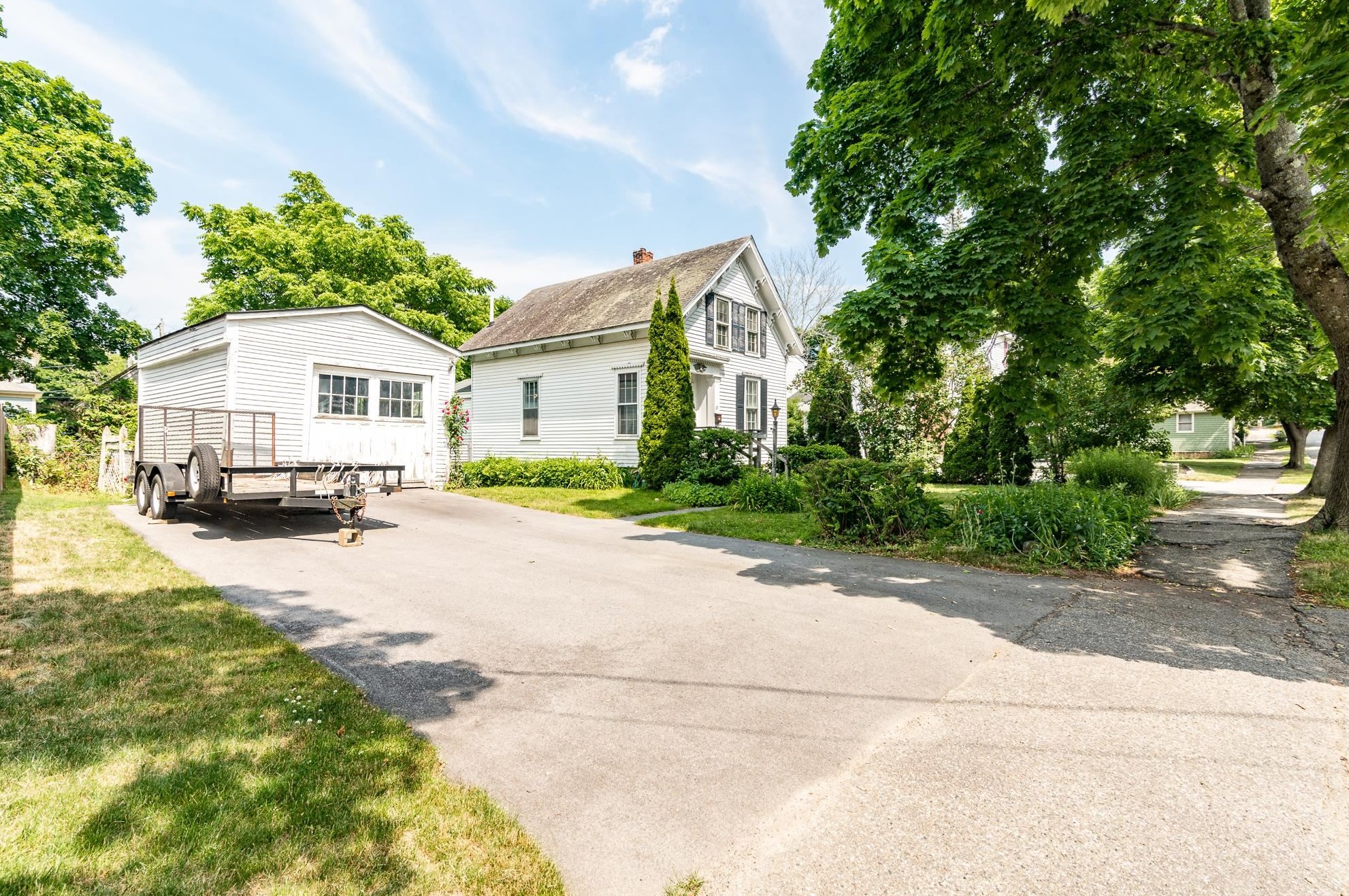 37 Madison St, Portsmouth, NH 03801-4935