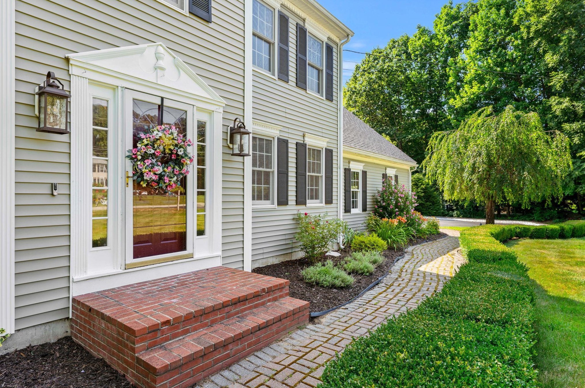 39 Hillside Rd, Kingston, NH 03848