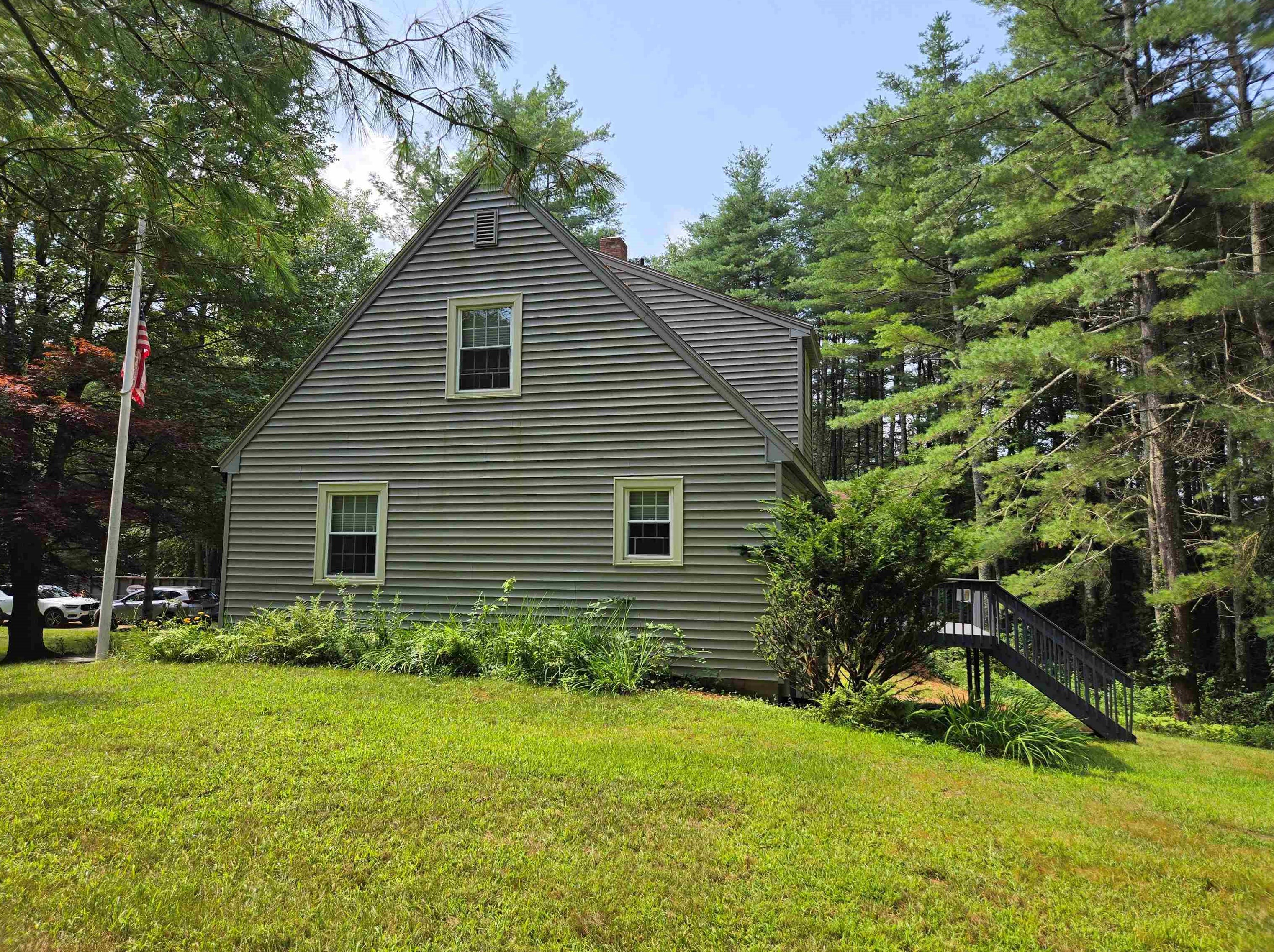 111 Rollins Rd, Nottingham, NH 03290