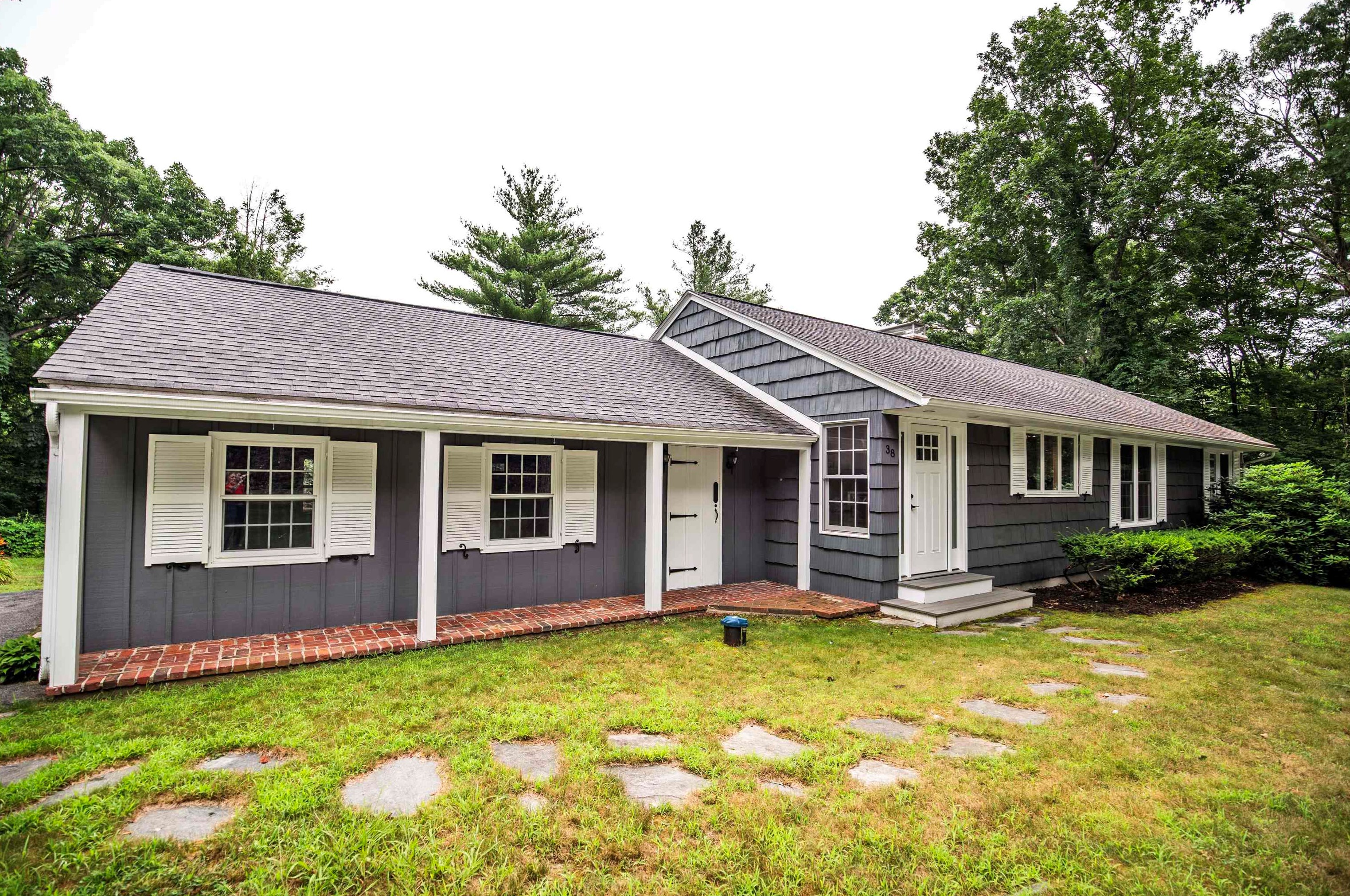 38 Searles Rd, Windham, NH 03087-1204