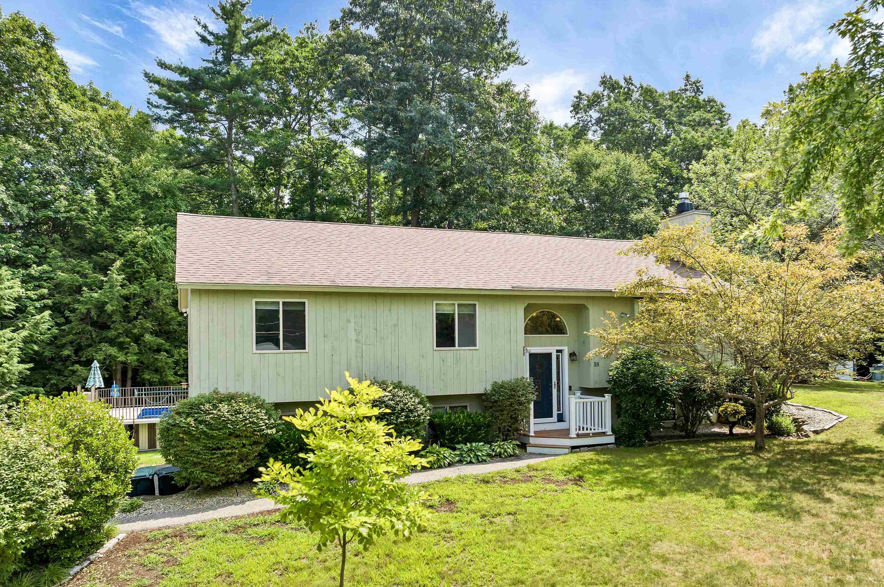 18 Quimby Ct, Danville, NH 03819