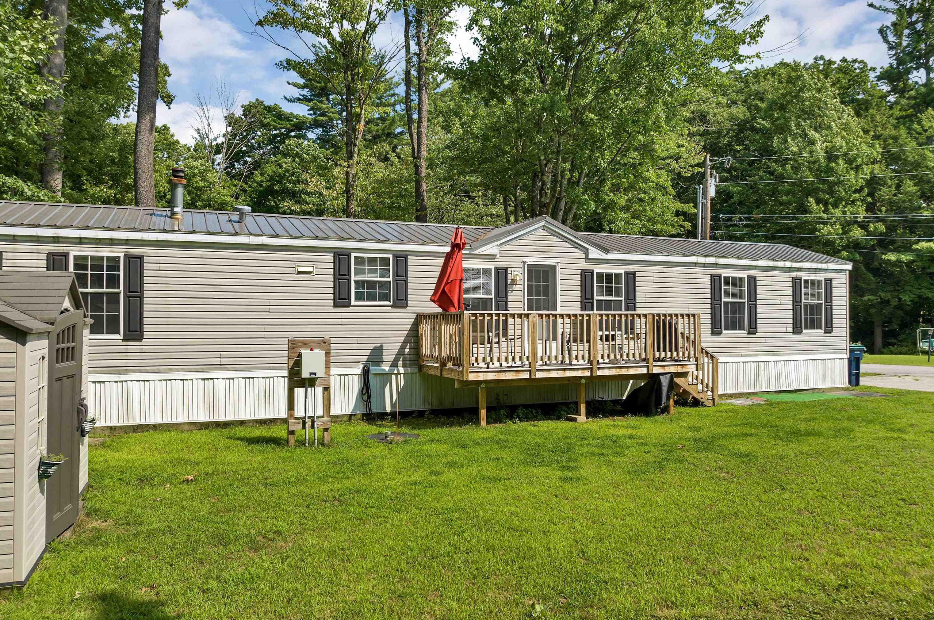 28 Quinn St, Tilton, NH 03276