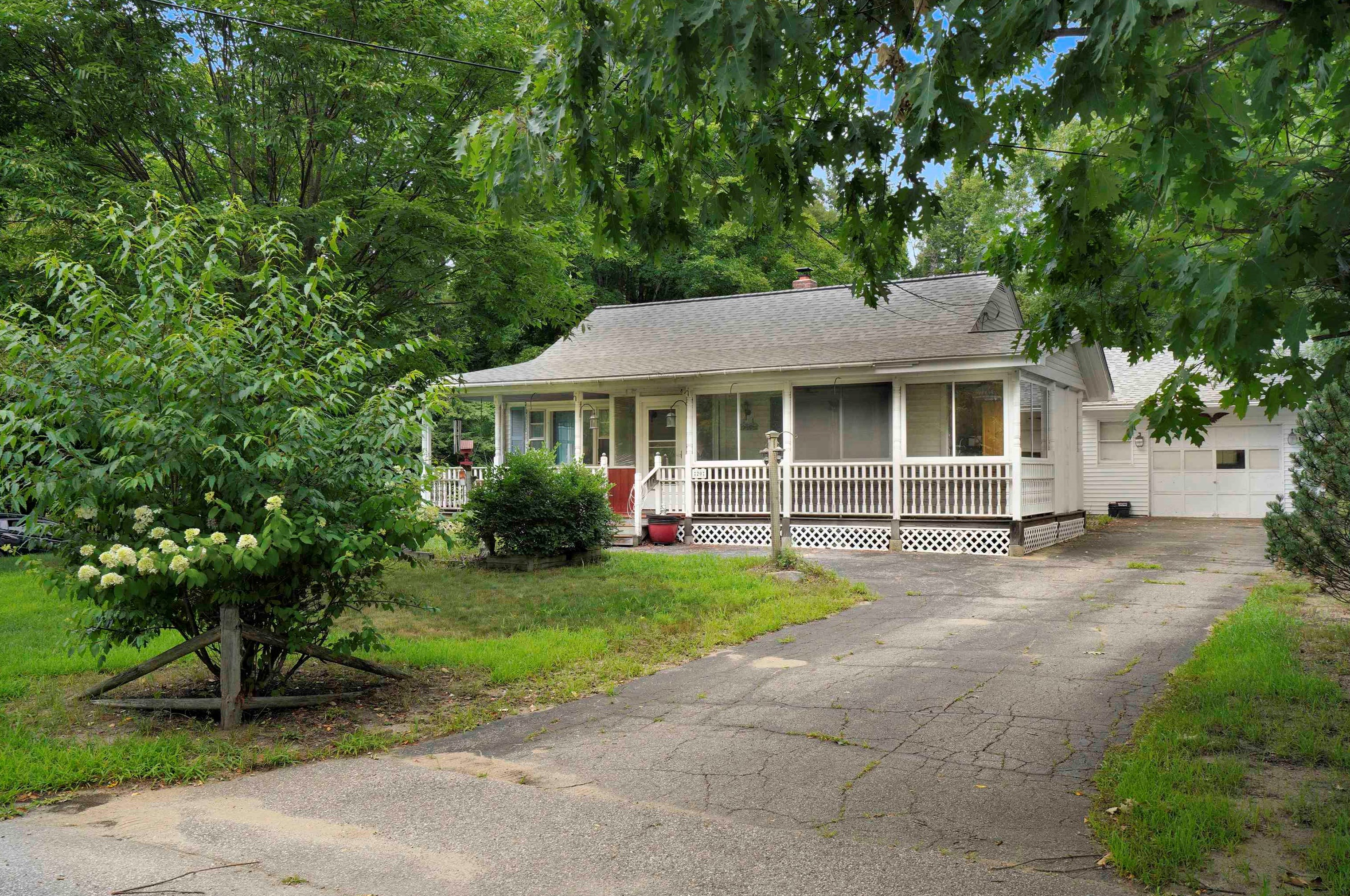 20 Geneva St, Warner, NH 03278