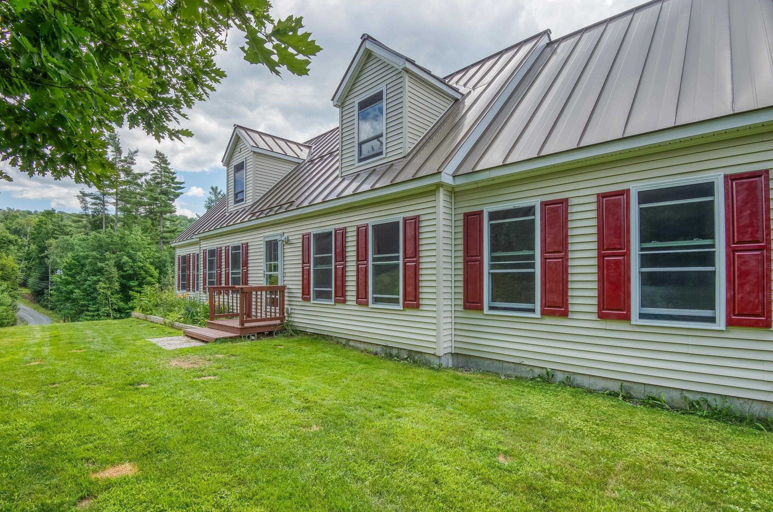 1013 Coppermine Rd, Monroe, NH 03771-3258