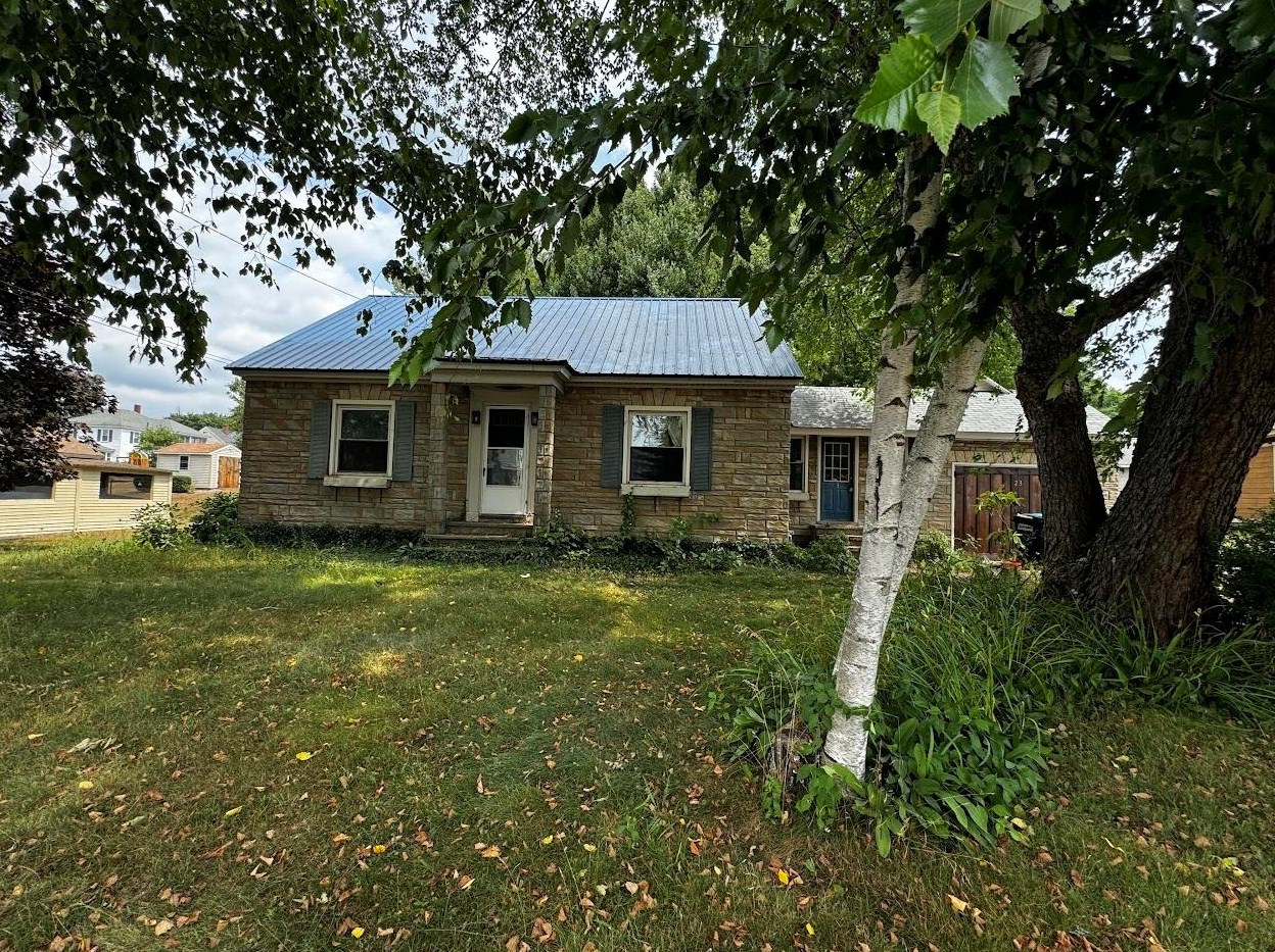 23 Main St, Allenstown, NH 03275
