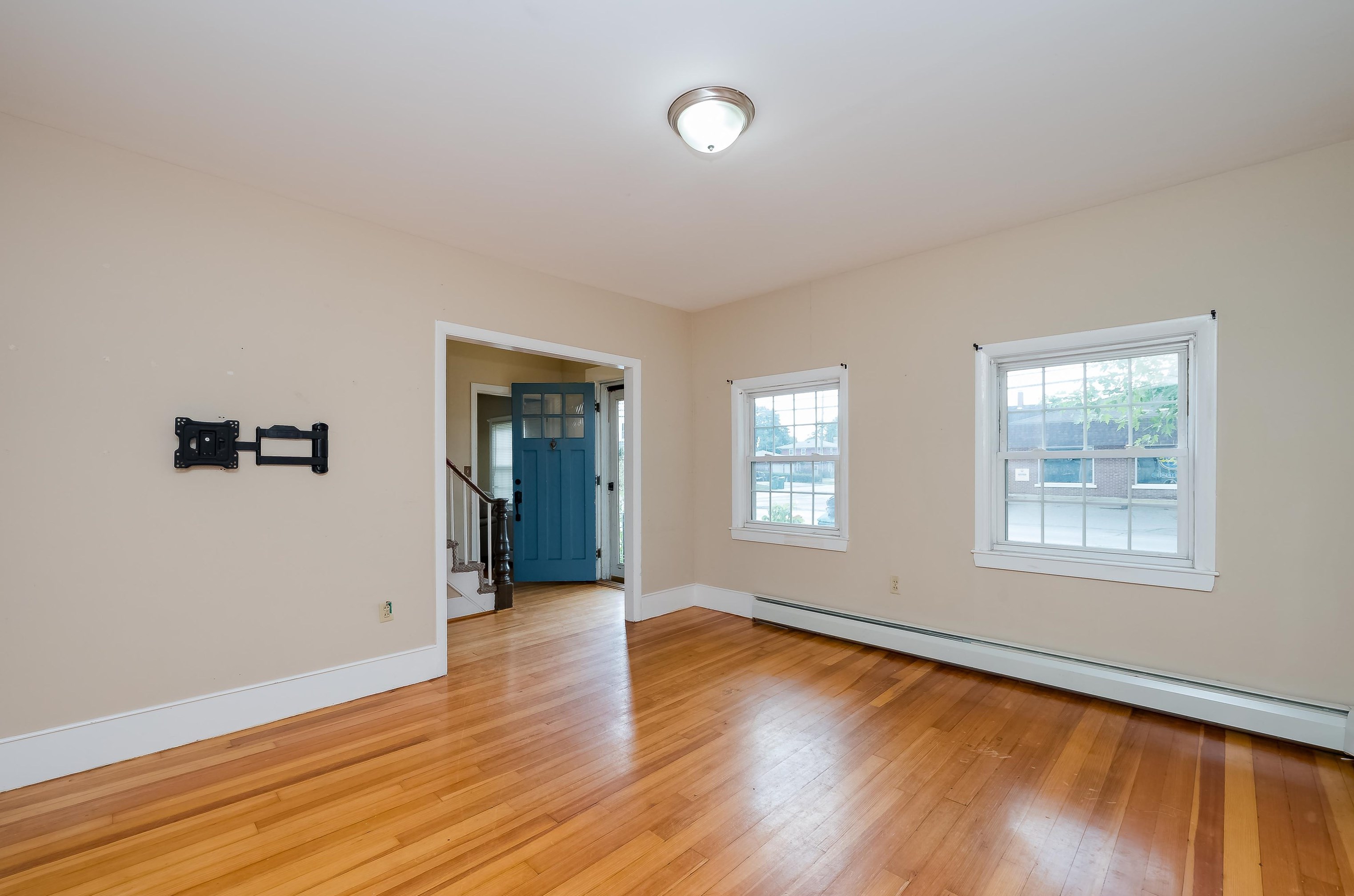 225 N Main St, Rochester, NH 03867