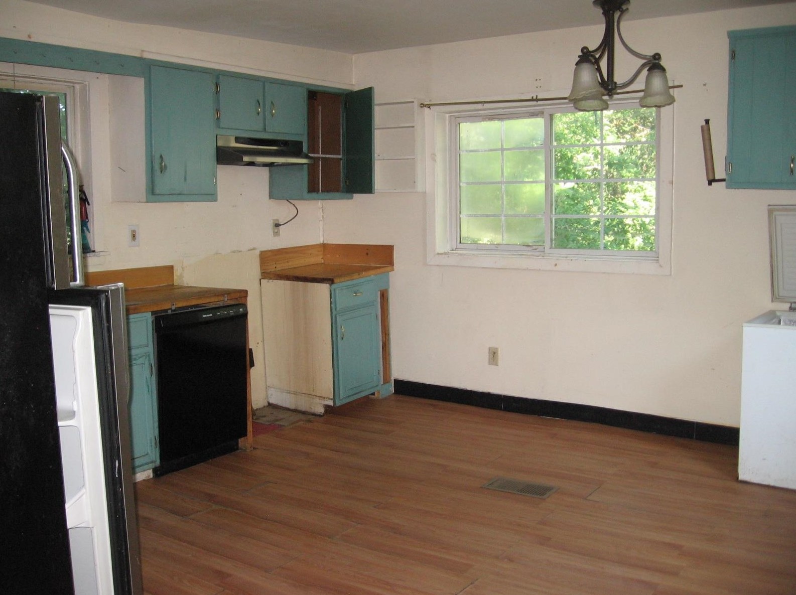 22 Elm St, Tilton, NH 03276