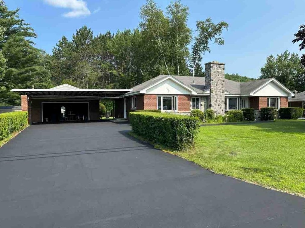 498 Main St, Shelburne, NH 03581