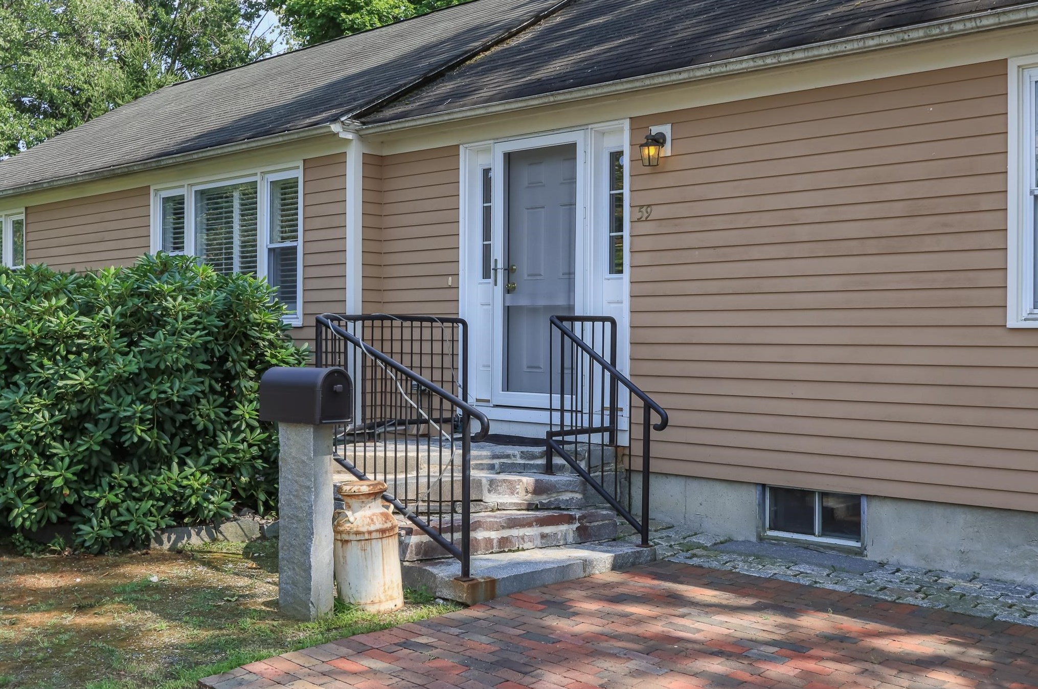 59 Noyes St, Concord, NH 03301