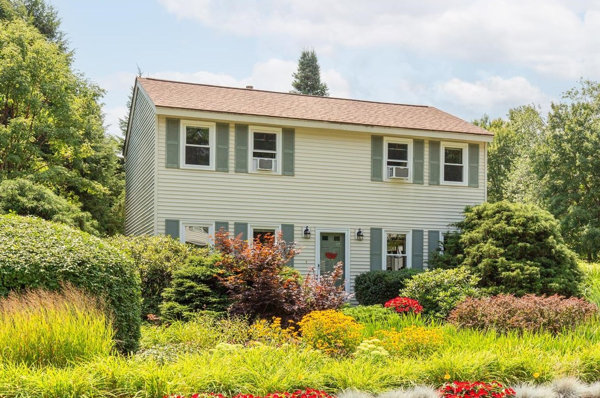 4 Wildflower Dr, Concord, NH 03303
