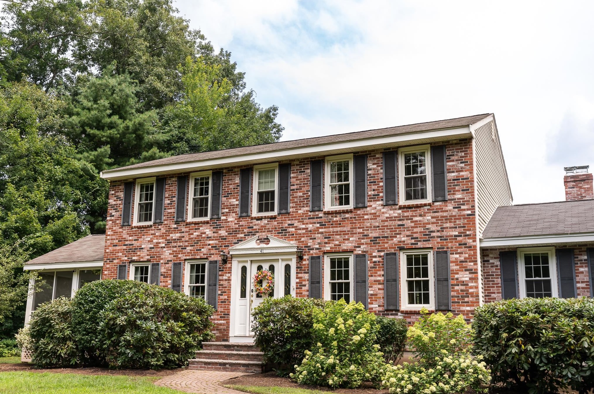 41 Golden Oaks Dr, Salem, NH 03079
