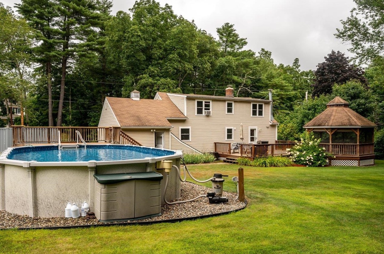 50 Old County Rd, Plaistow, NH 03865