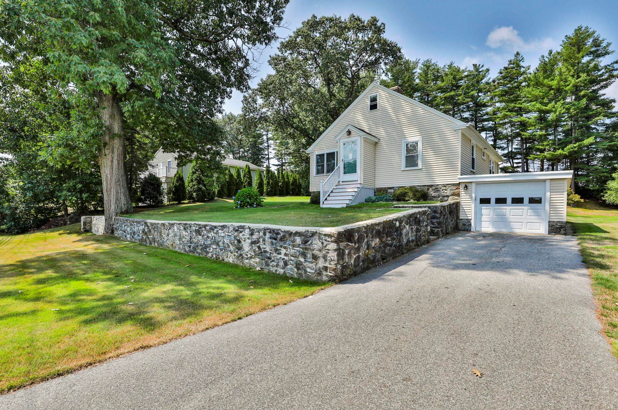 28 S Policy St, Salem, NH 03079