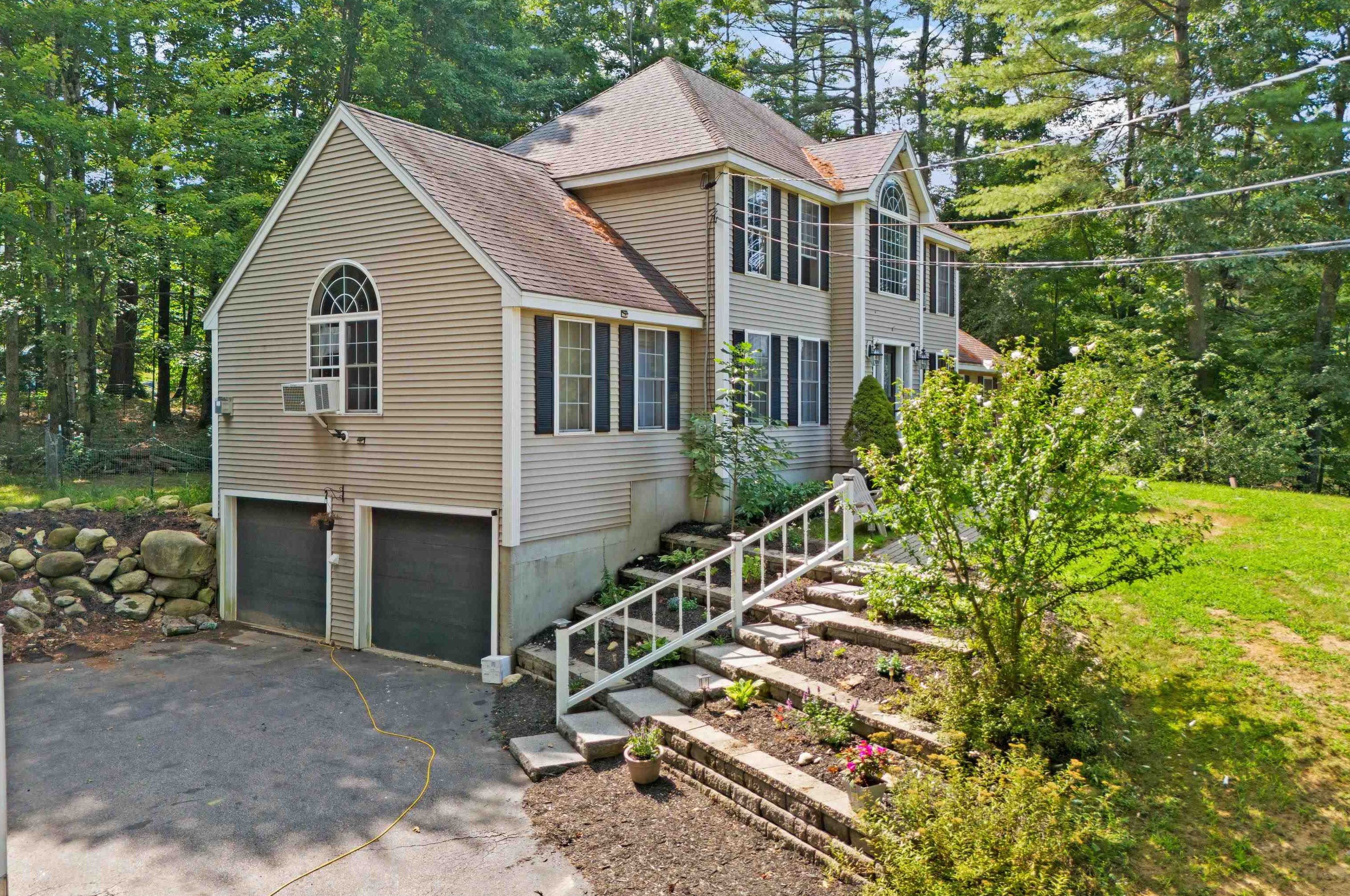 31 Wethersfield Dr, Tilton, NH 03276