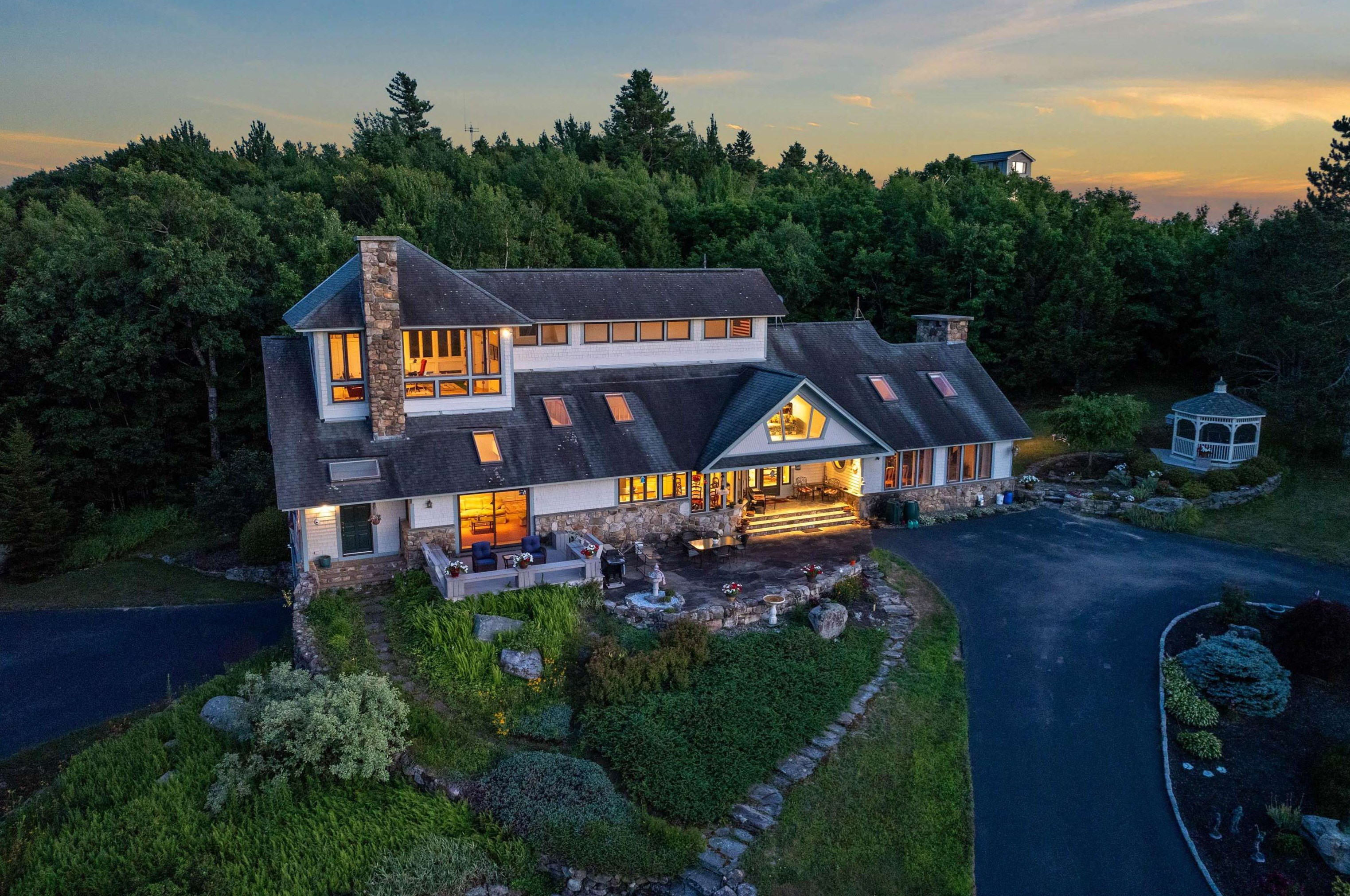 55 Upper Trask Mountain Rd, Tuftonboro, NH 03894