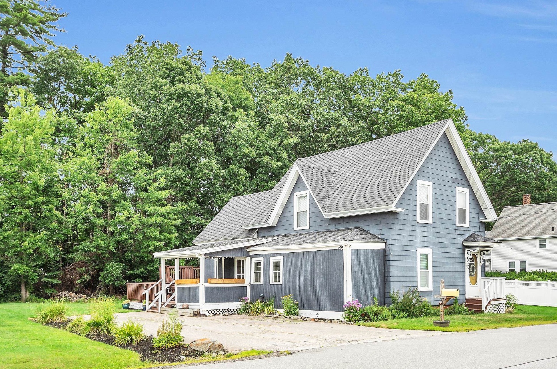 9 Dame Rd, Newmarket, NH 03857