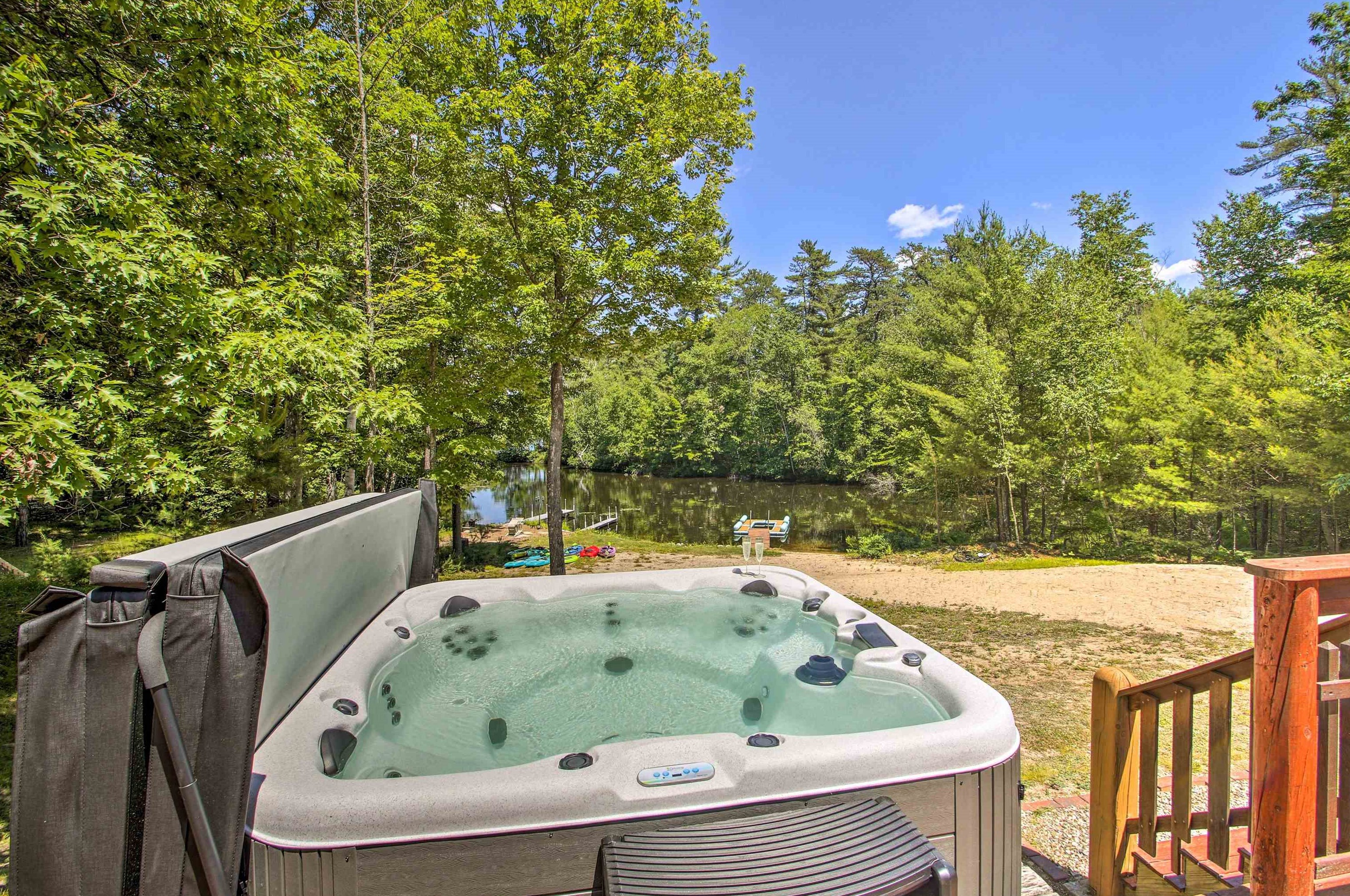 18 Monique Dr, Wakefield, NH 03830