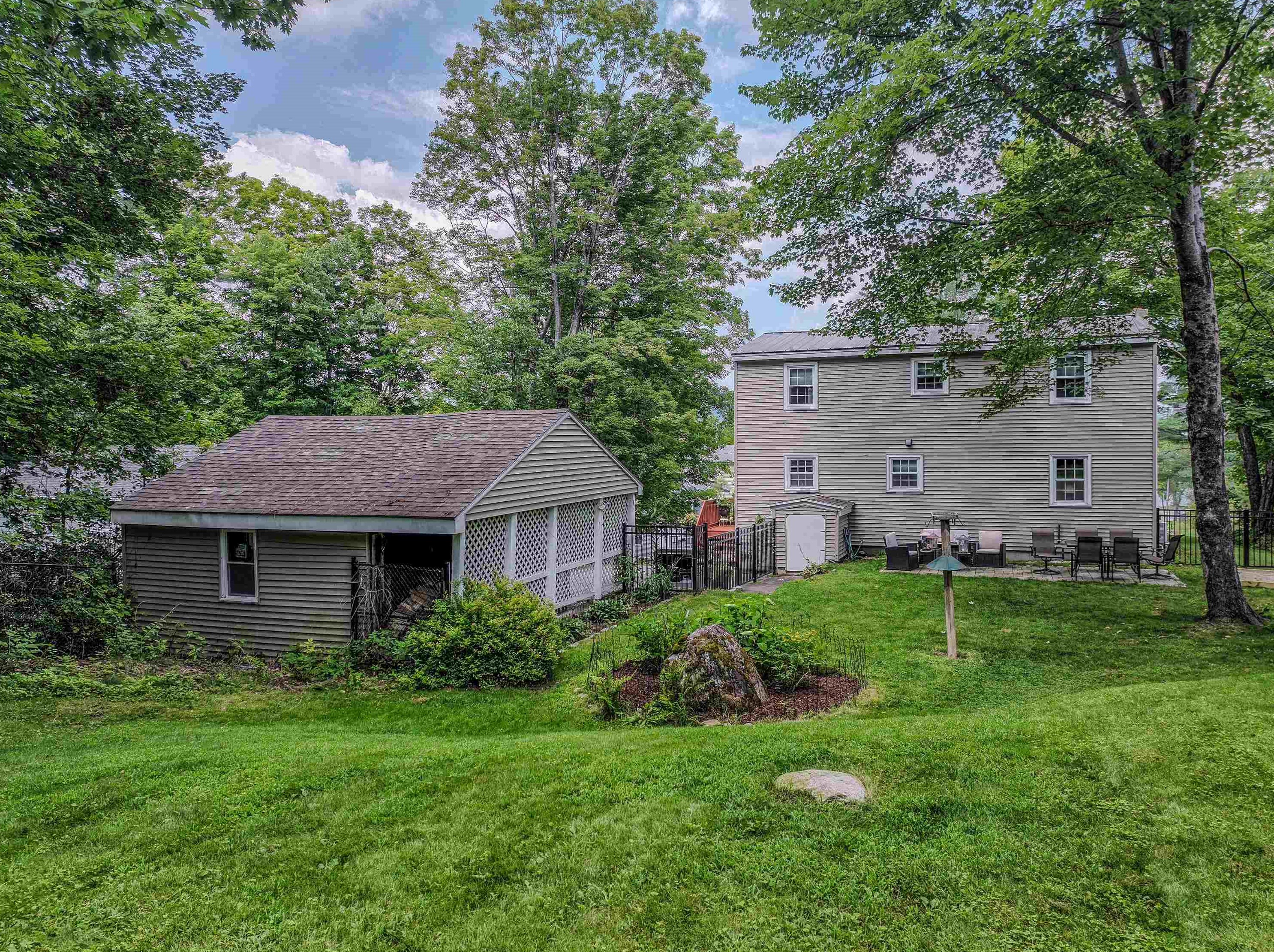 34 3rd St, Bridgewater, NH 03222