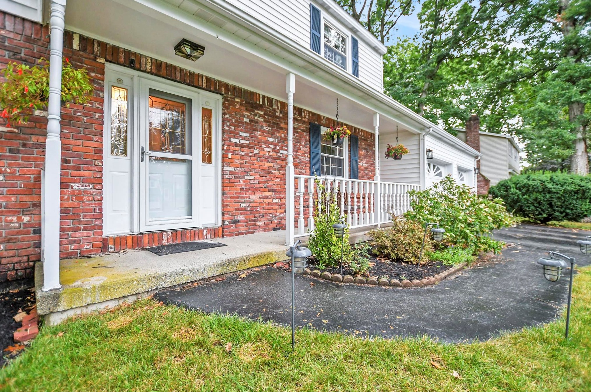 27 Lucille Ave, Salem, NH 03079