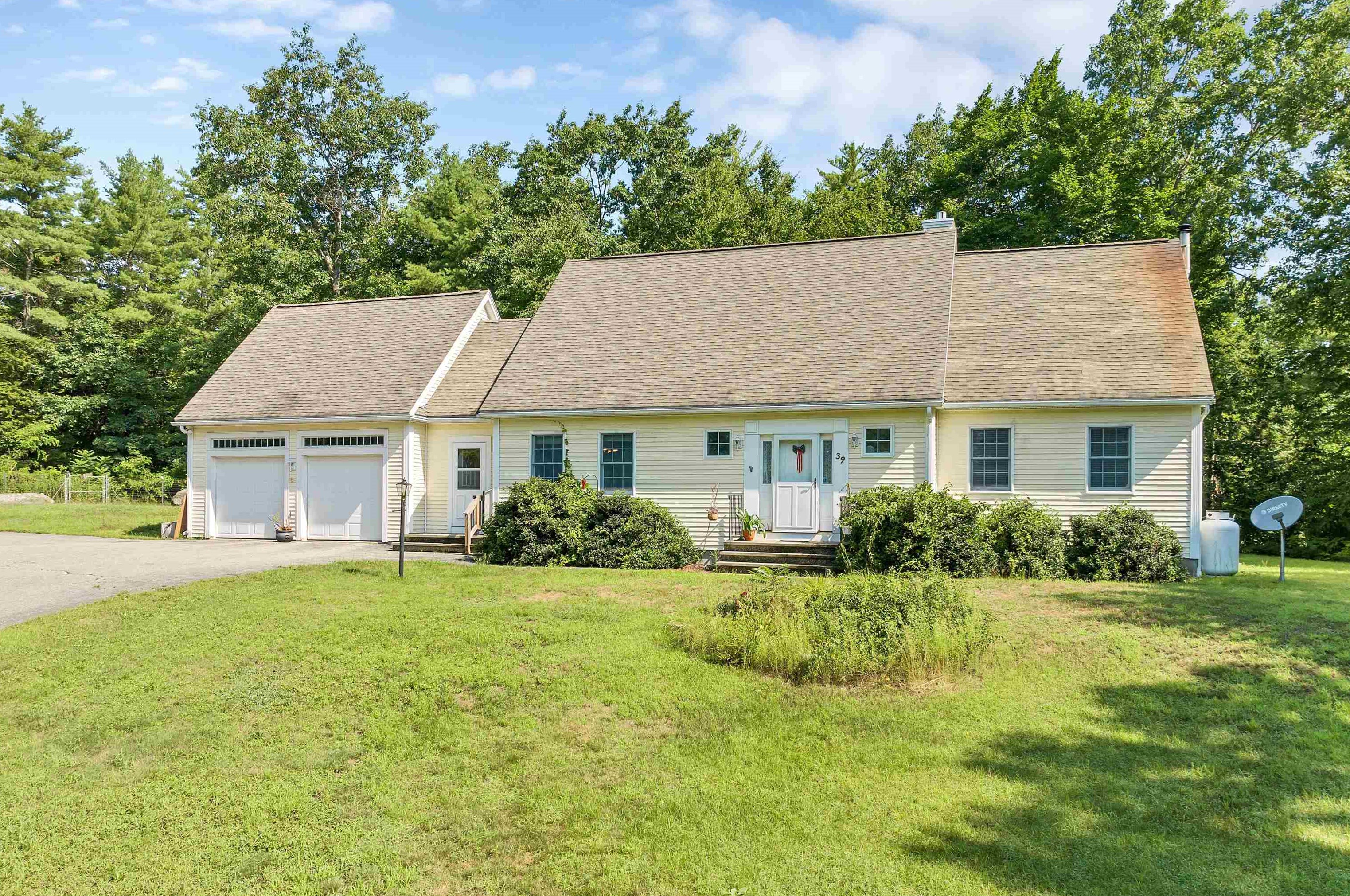 39 Winnipesaukee Dr, Wolfeboro, NH 03894
