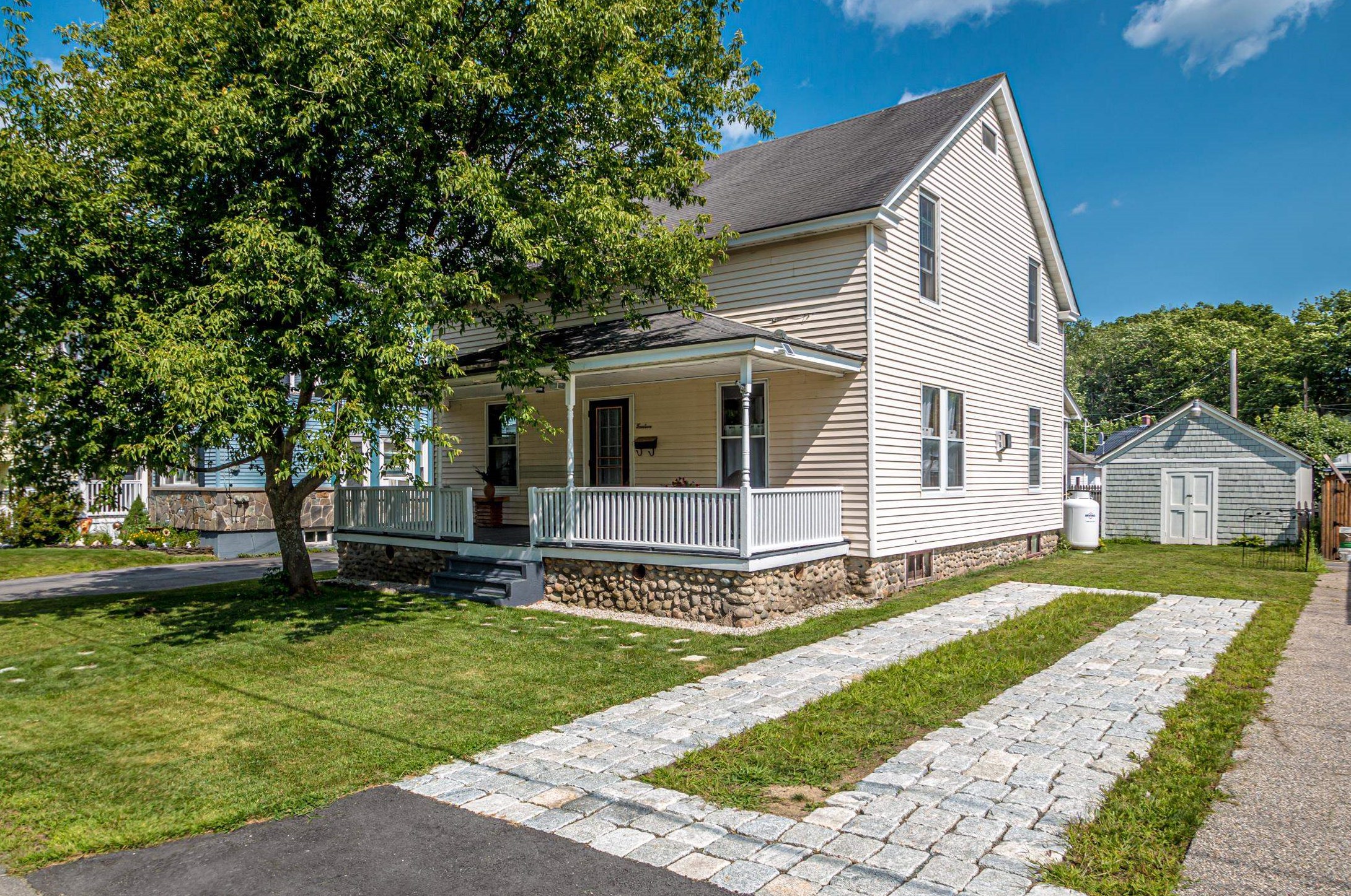 14 Pine St, Shelburne, NH 03581