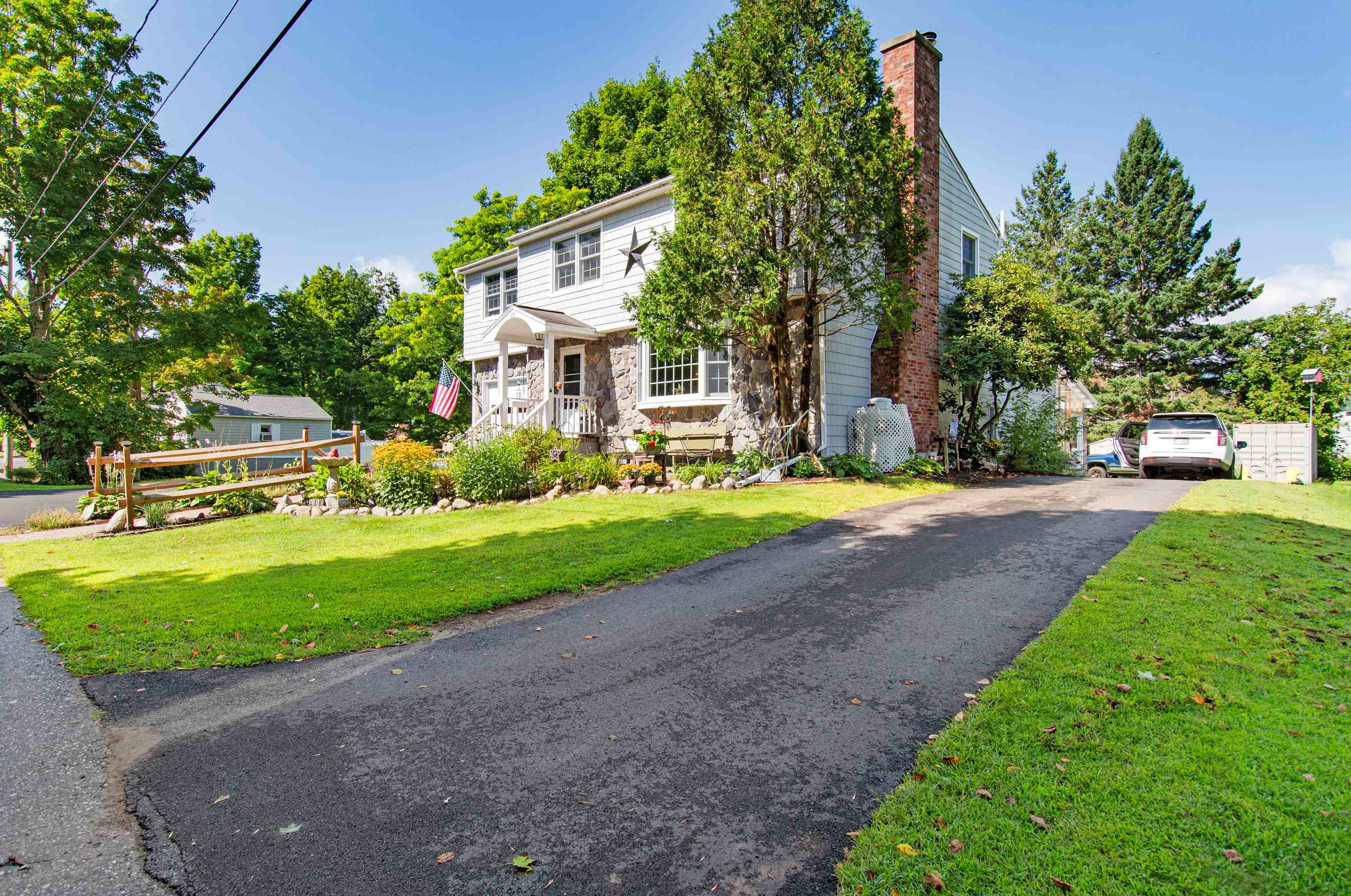 25 Jewel St, Shelburne, NH 03581