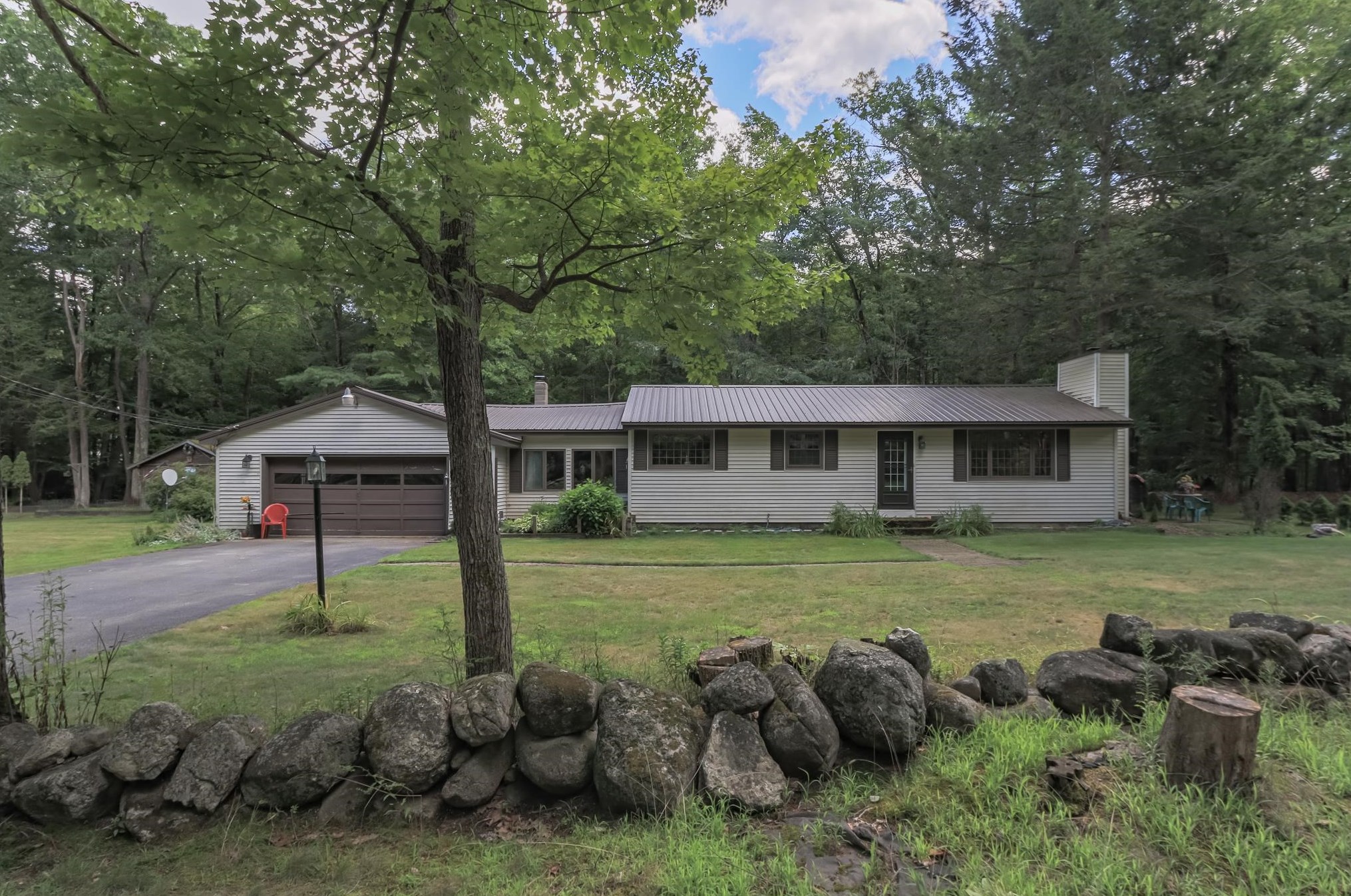 163 Bog Rd, Goffstown, NH 03045