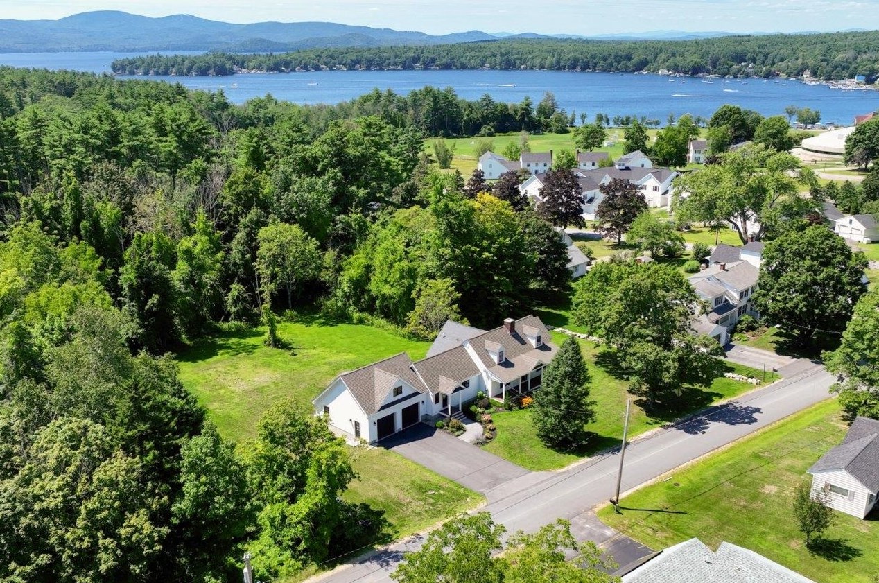 11 Goodrich Rd, Wolfeboro, NH 03894