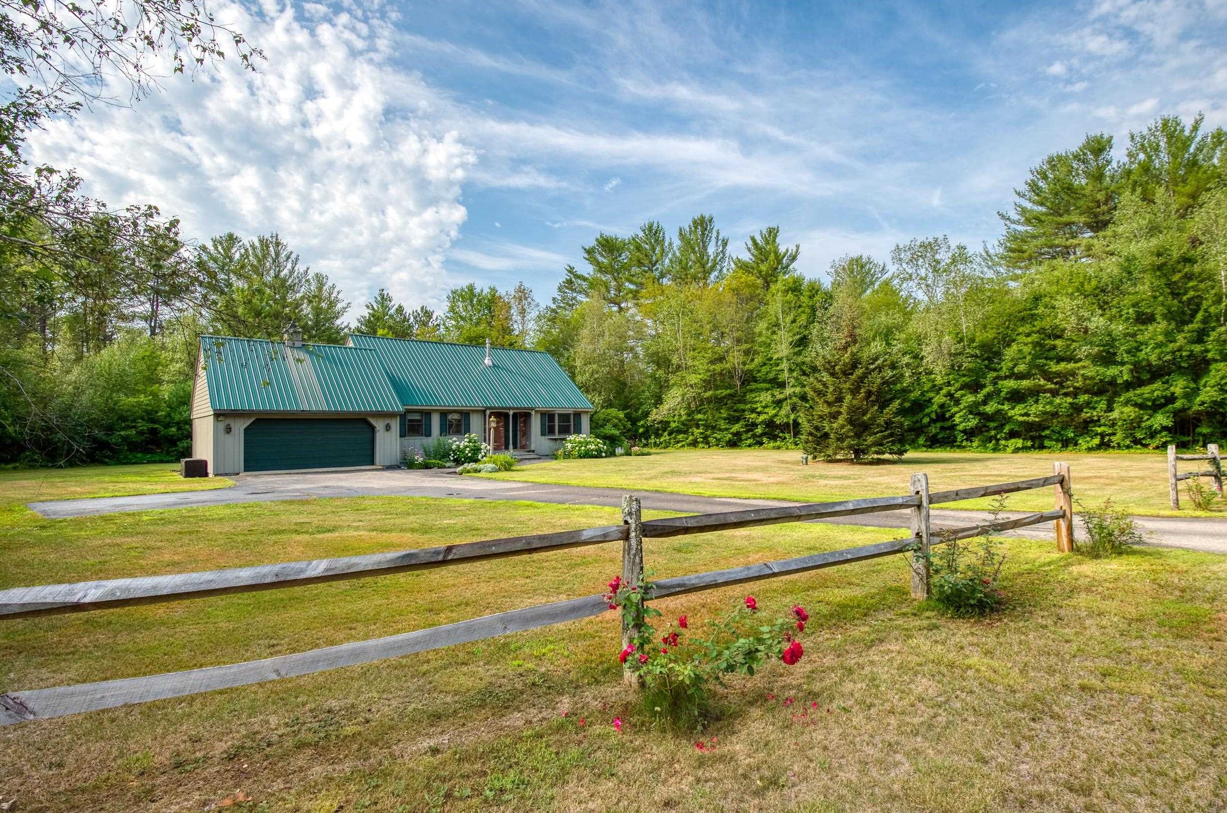 27 Dandiview Rd, Conway, NH 03860