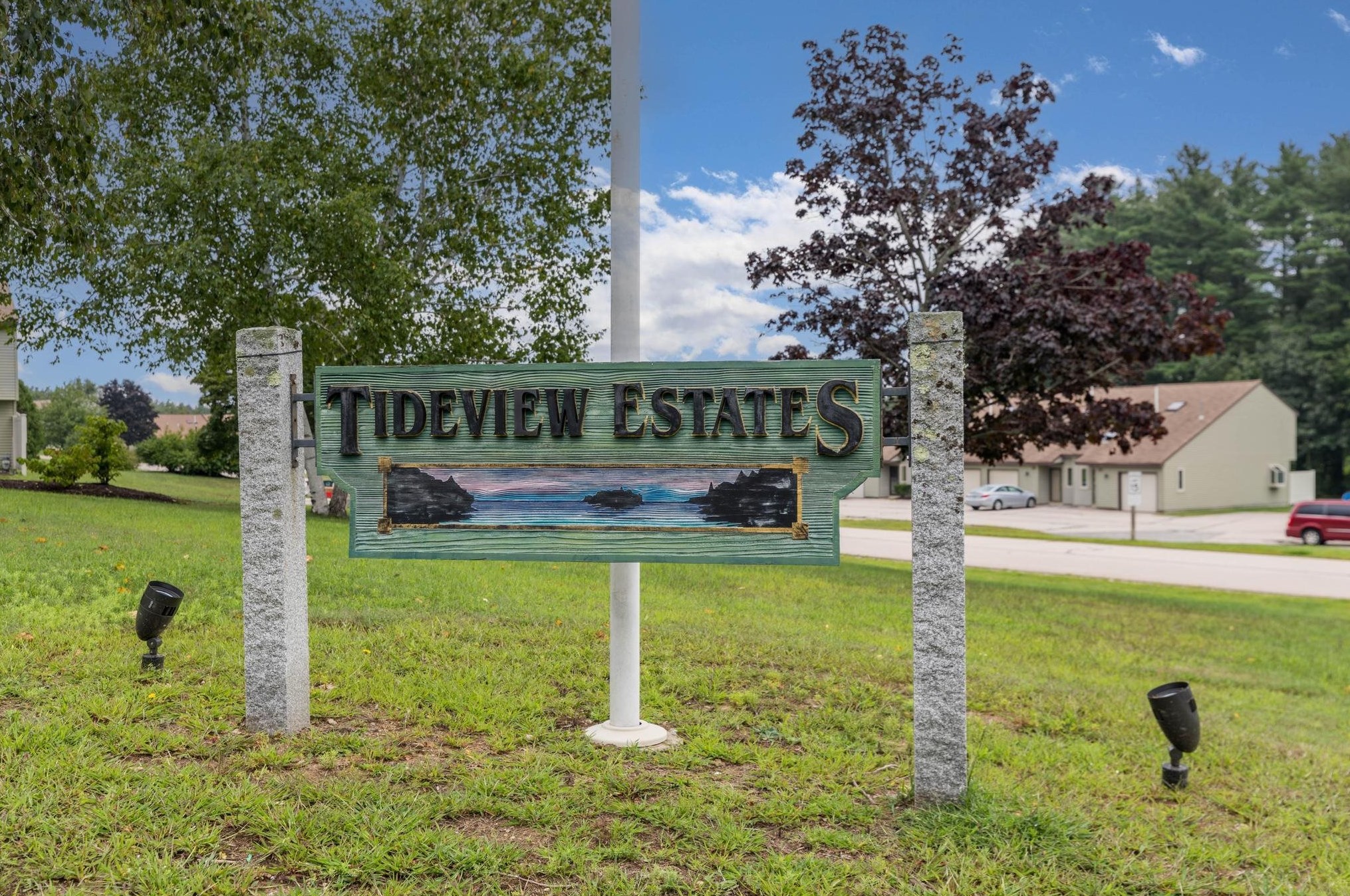 35 Tideview Dr, Dover, NH 03820