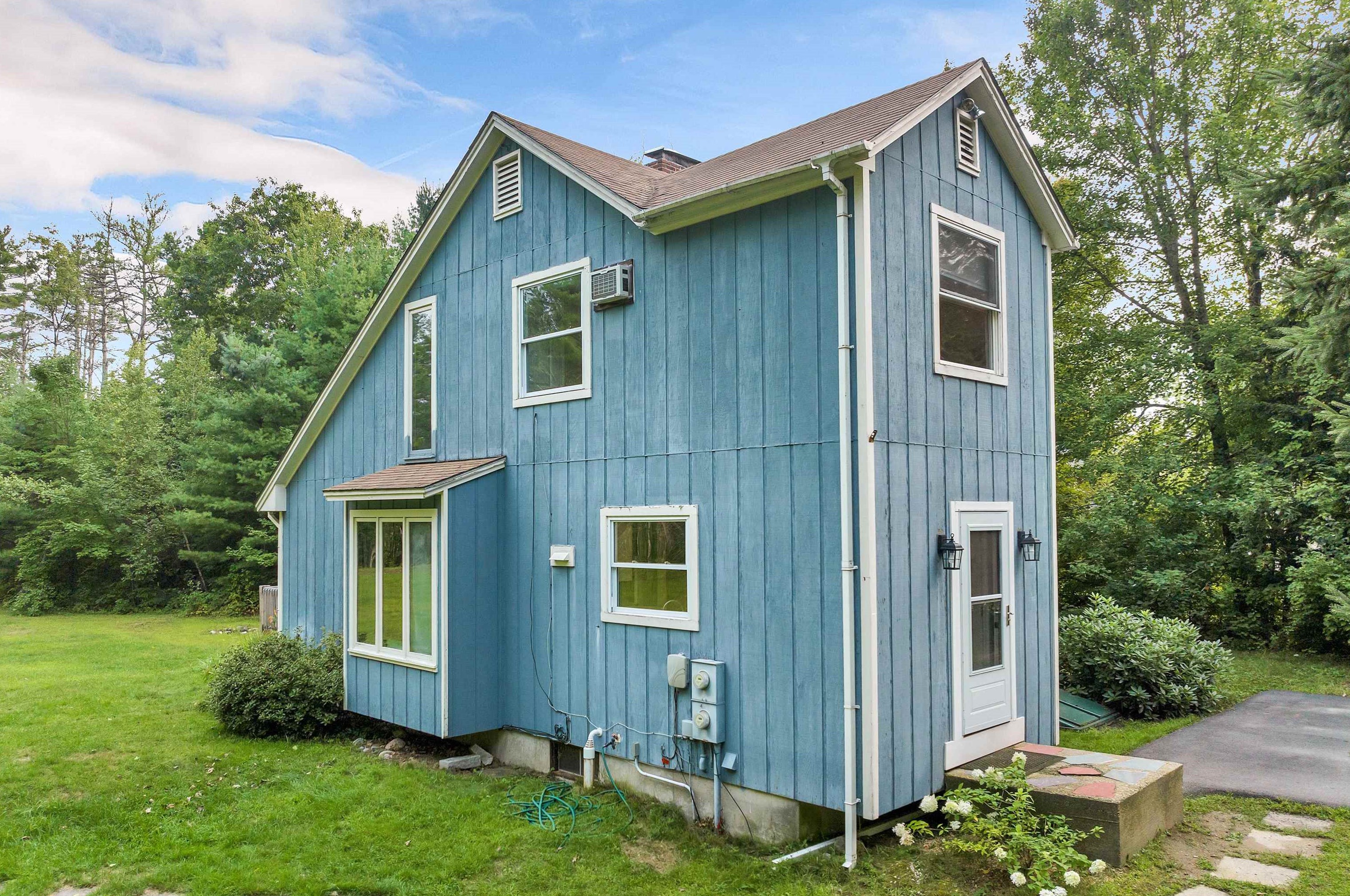 335 Broad Cove Rd, Hopkinton, NH 03229
